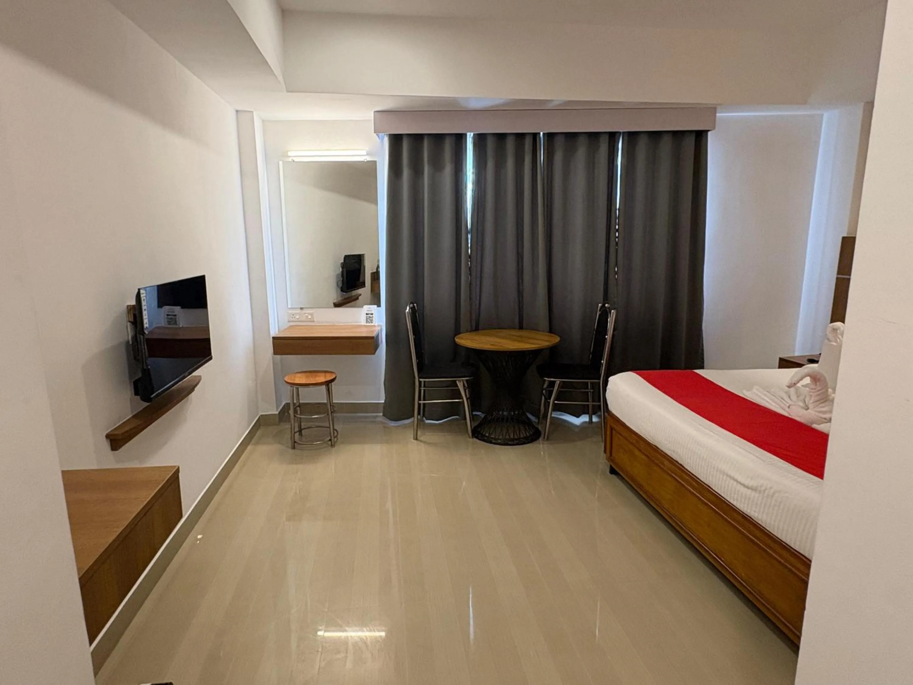 TV and multimedia, Bed in Hotel Mangala Temple View