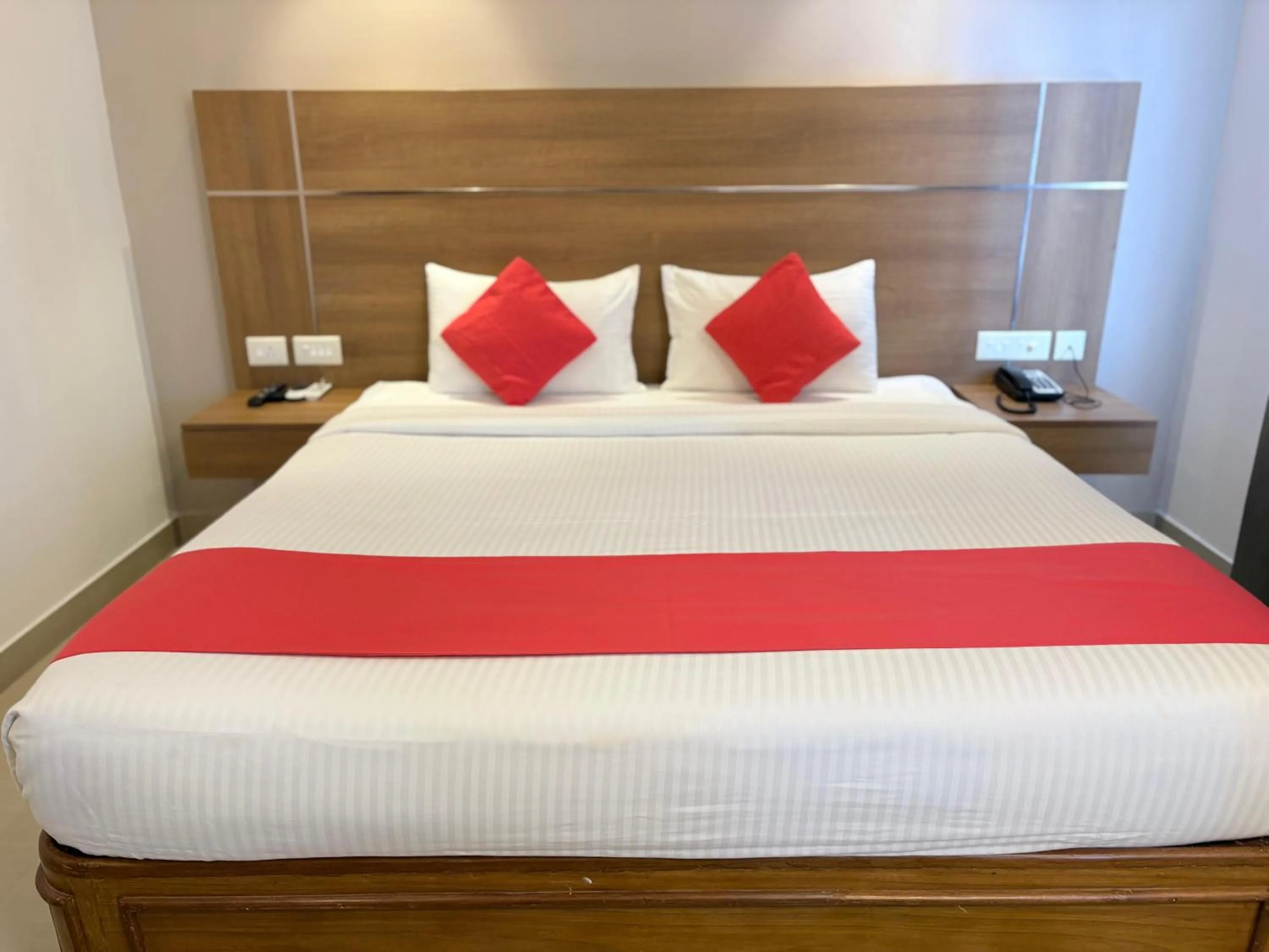 Bed in Hotel Mangala Temple View