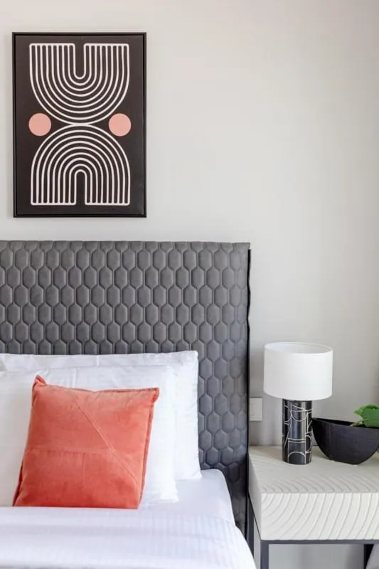 Bed in Frank Porter - Downtown Views II