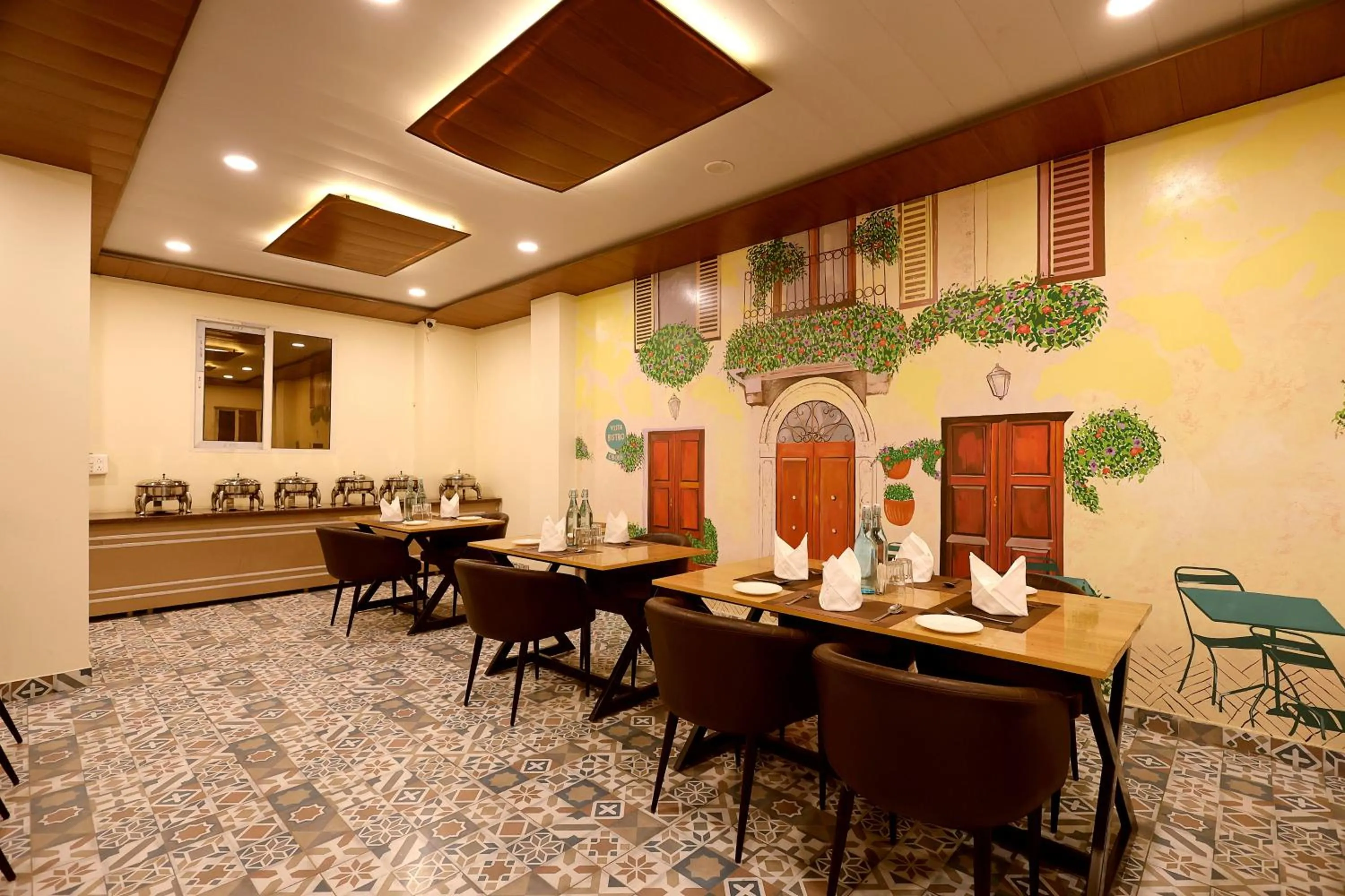 Restaurant/places to eat in The Blue Vista