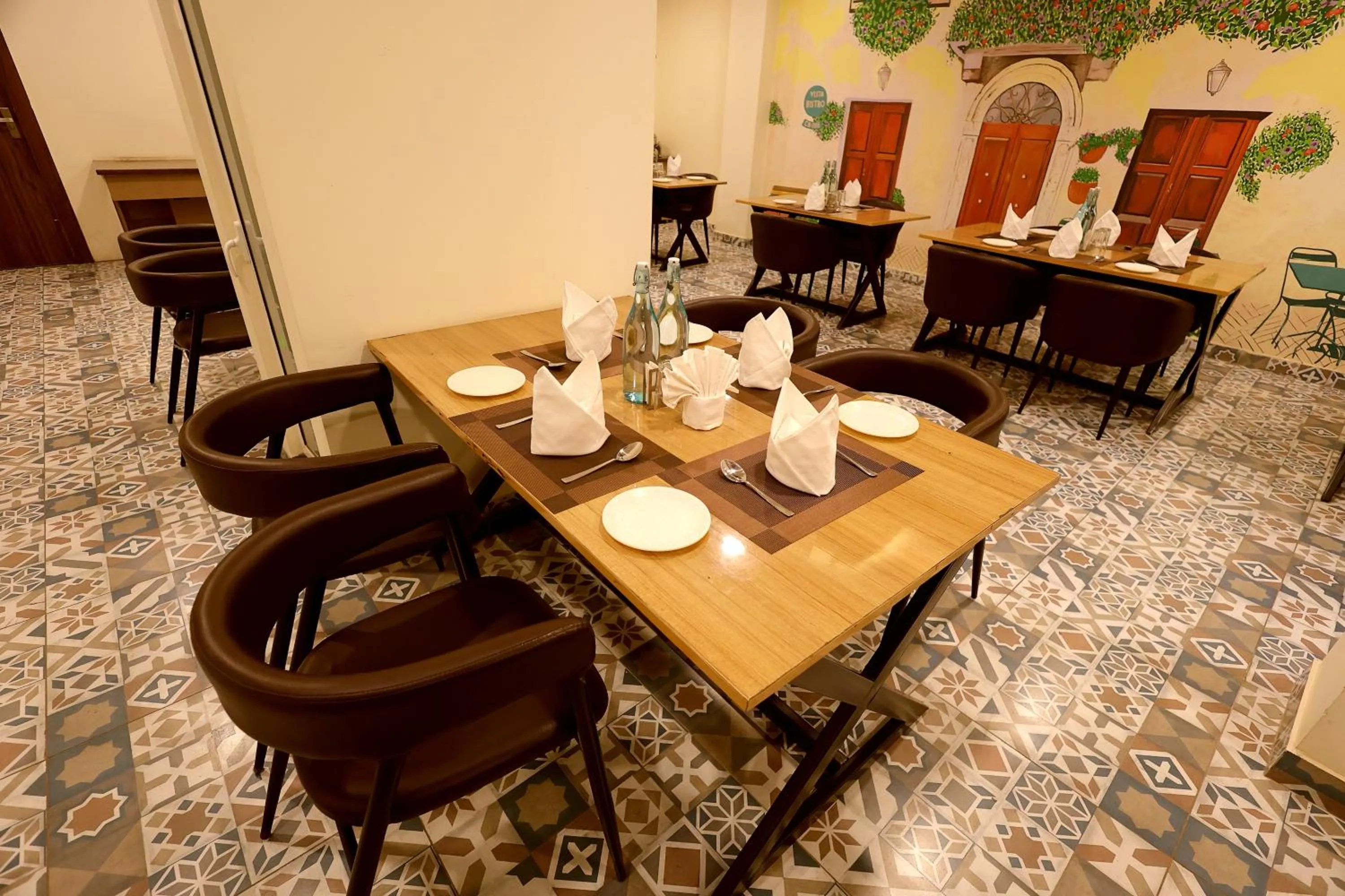 Restaurant/places to eat in The Blue Vista