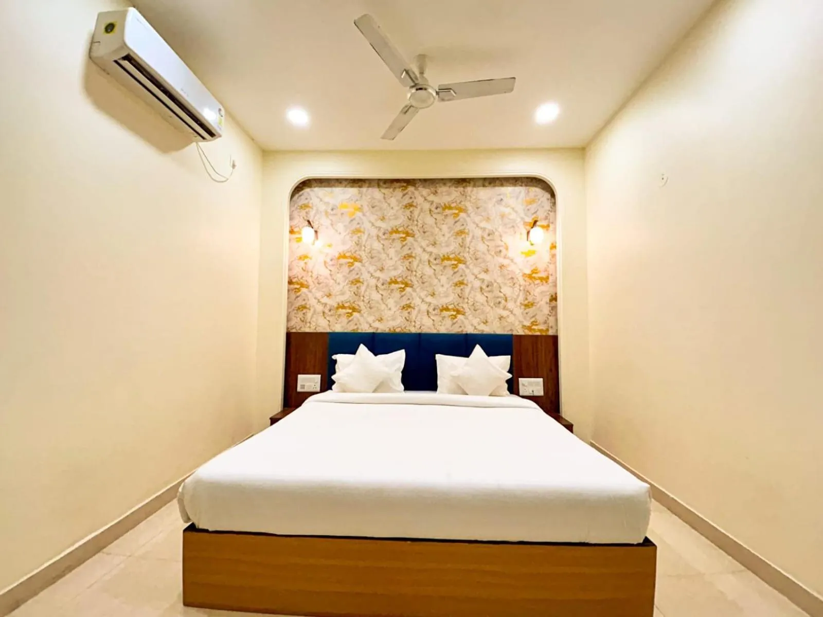 Photo of the whole room, Bed in The Blue Vista