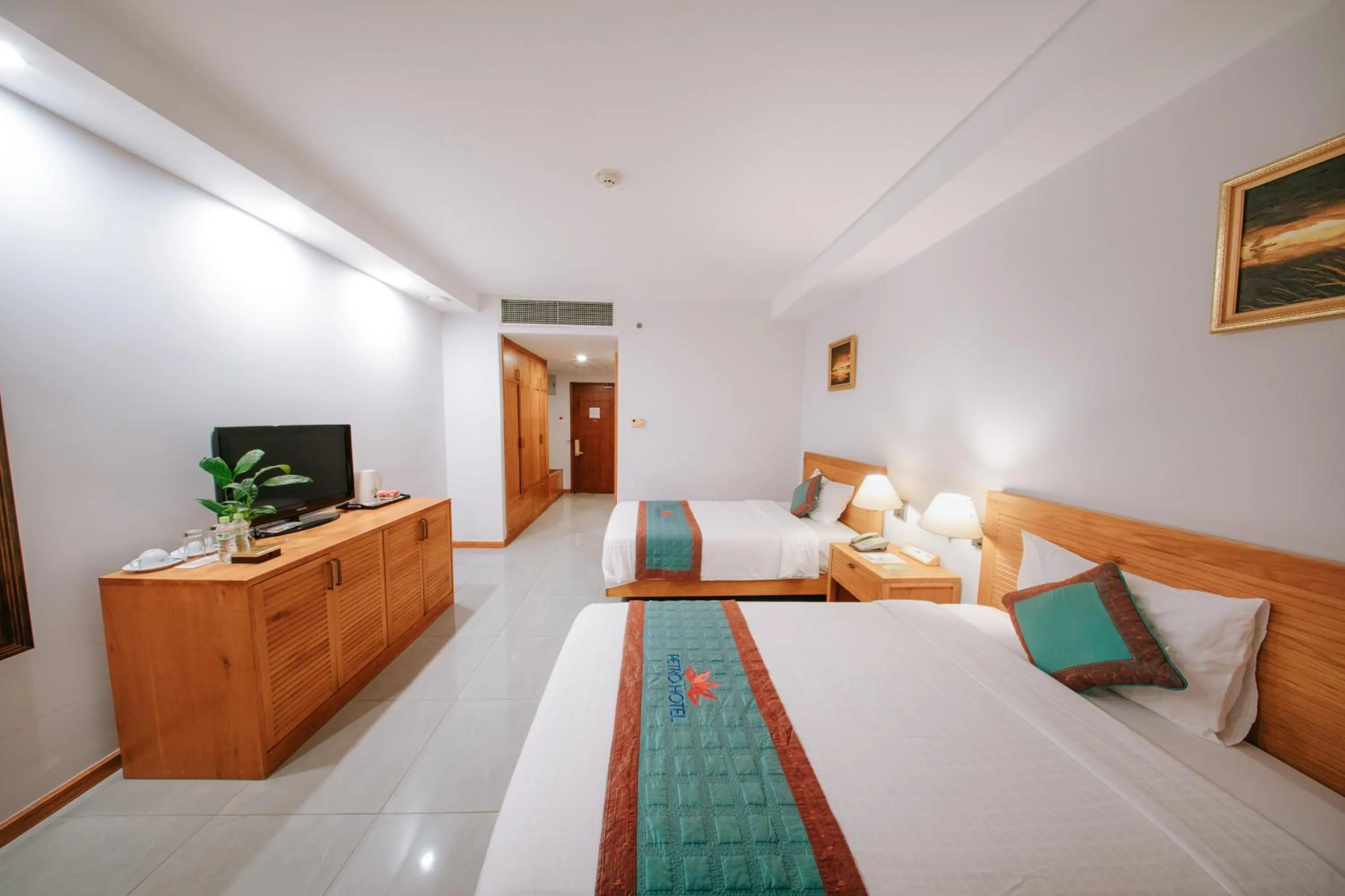 Bedroom, Bed in Petro Hotel