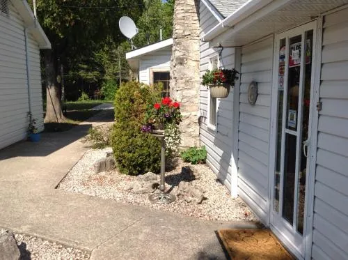 Cedar Vista Motel