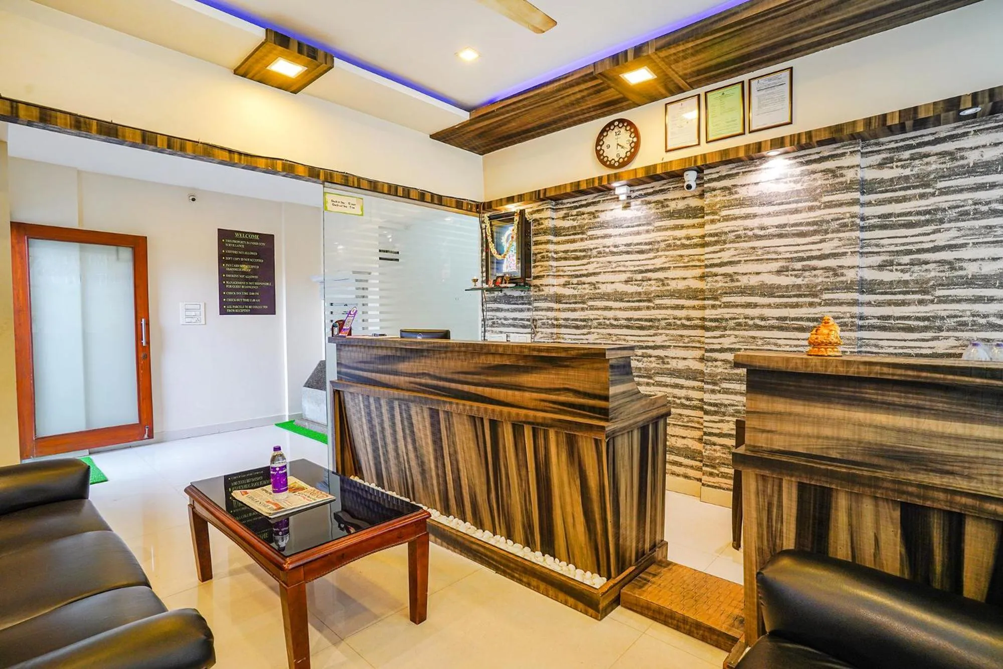 Lobby or reception in FabHotel Willow Tree