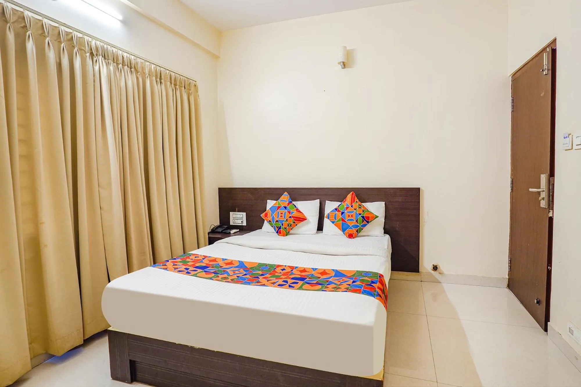 Bed in FabHotel Willow Tree