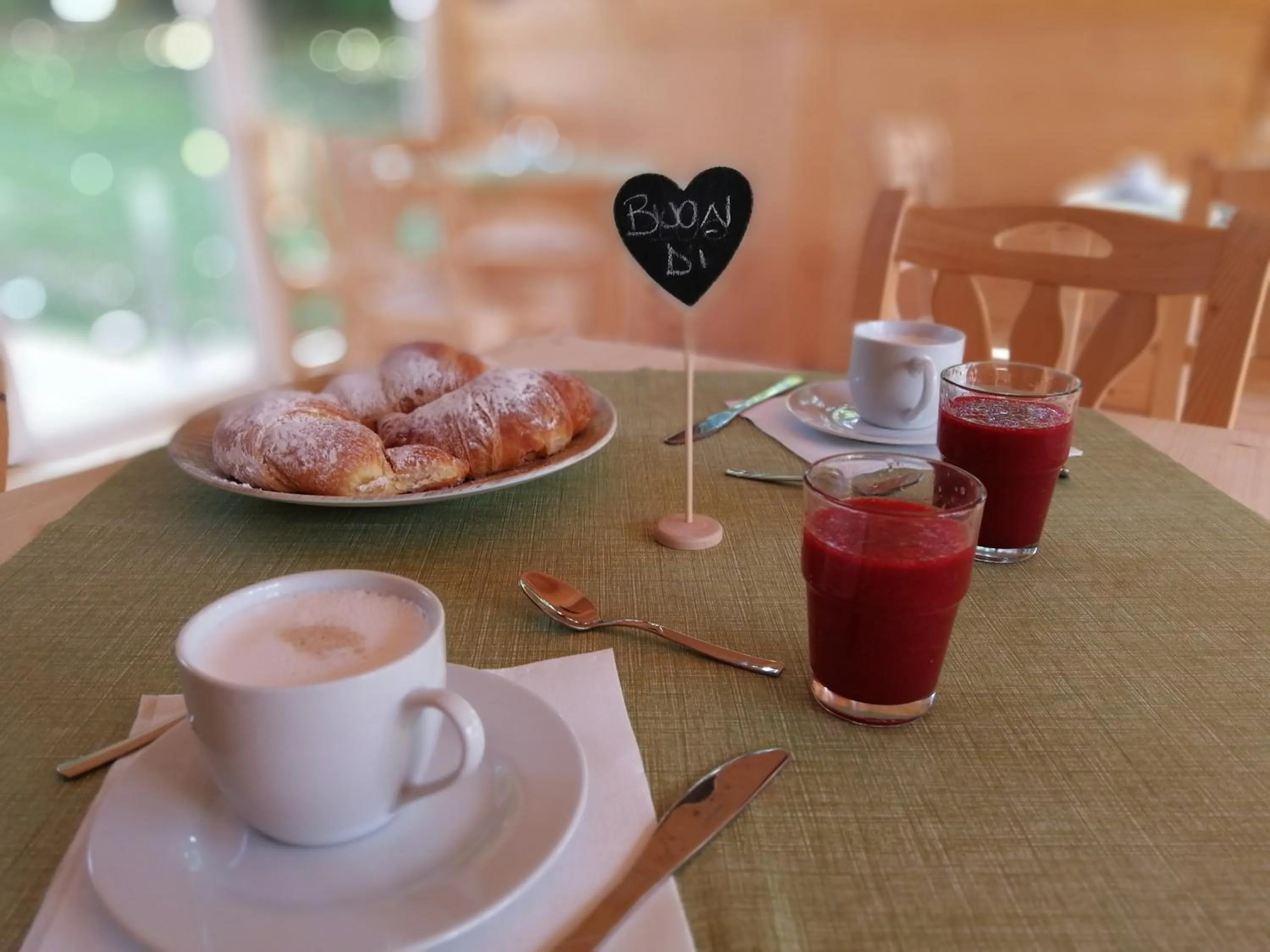 Food and drinks in Hotel Elbele Garnì