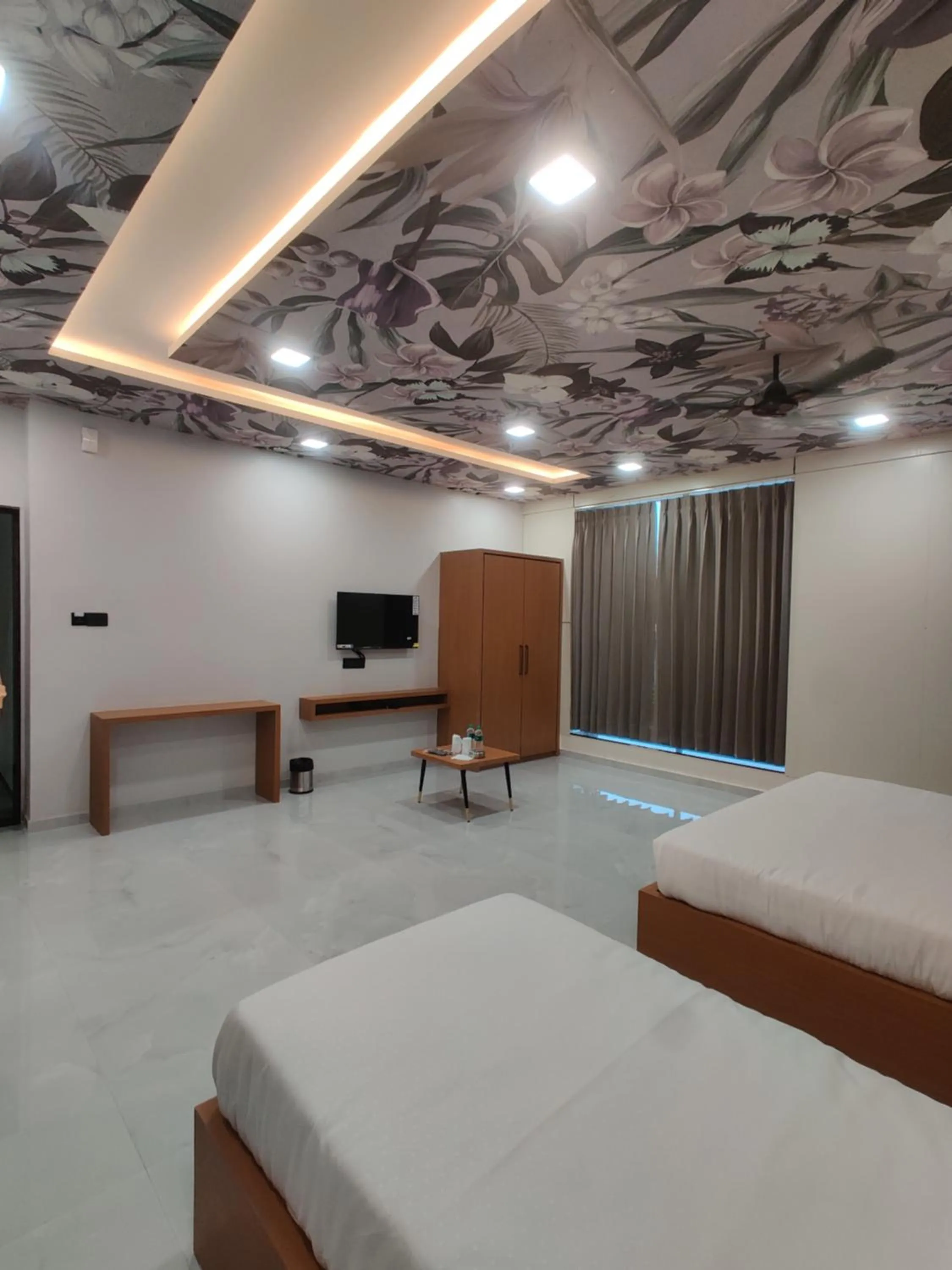 Evening entertainment, Bed in Hotel Pride Of Chittor