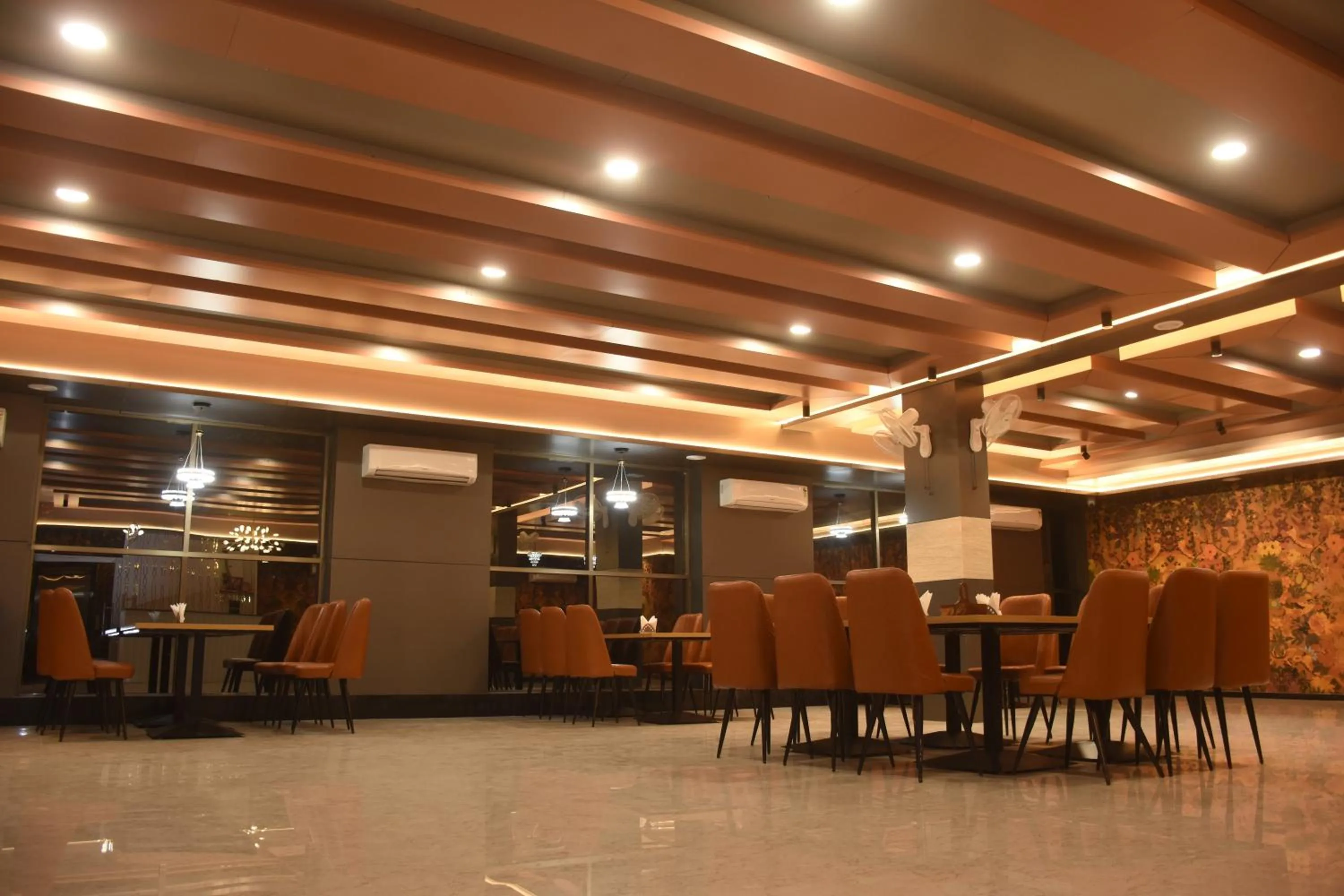 Restaurant/places to eat in Hotel Pride Of Chittor
