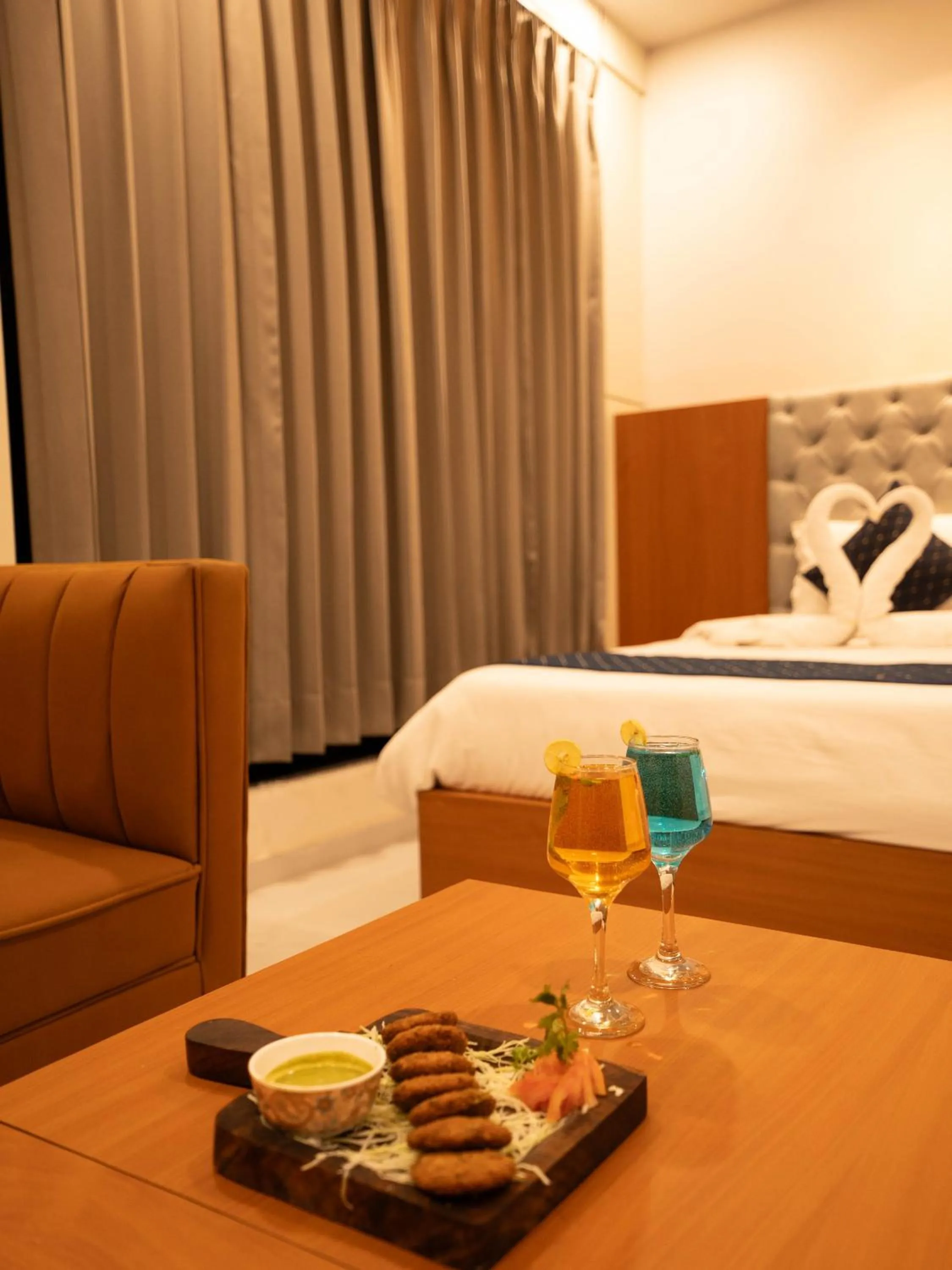 Food and drinks, Bed in Hotel Pride Of Chittor