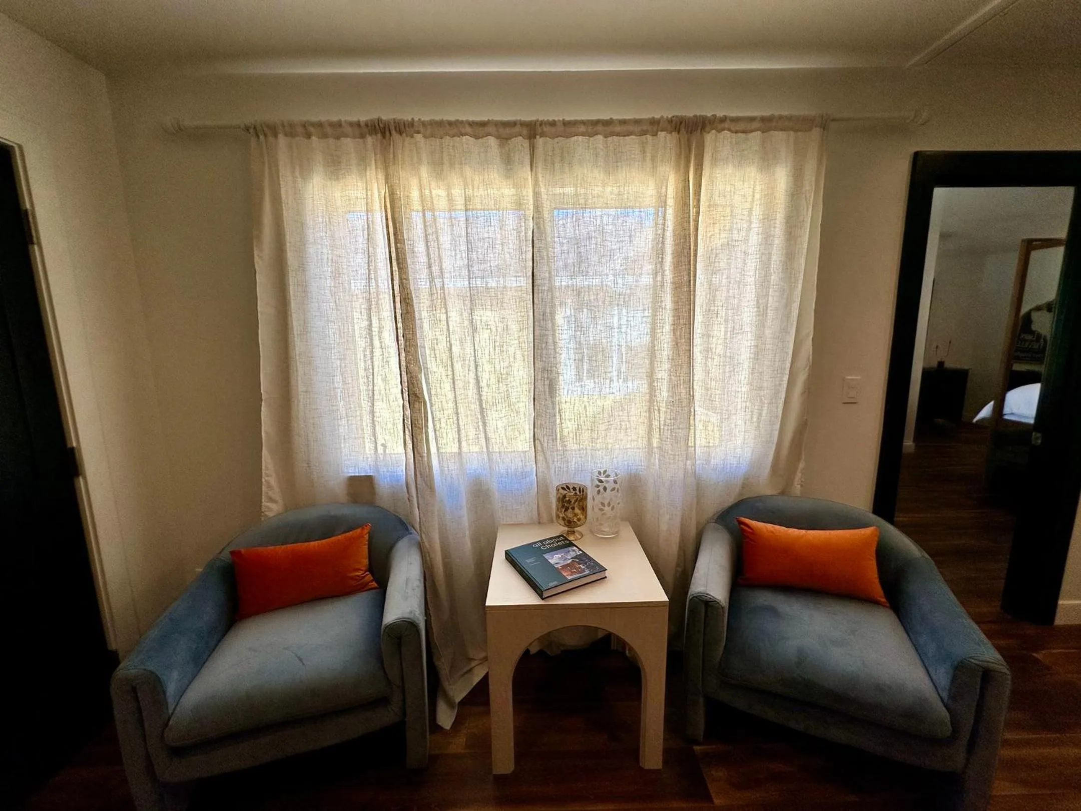 Living room in Bespoke Inn Flagstaff