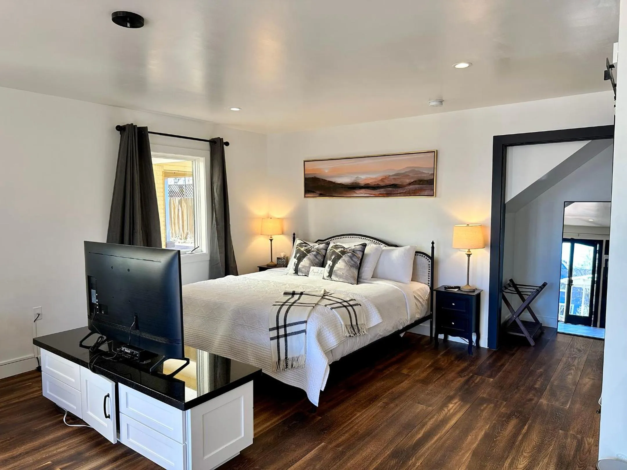 Bed in Bespoke Inn Flagstaff