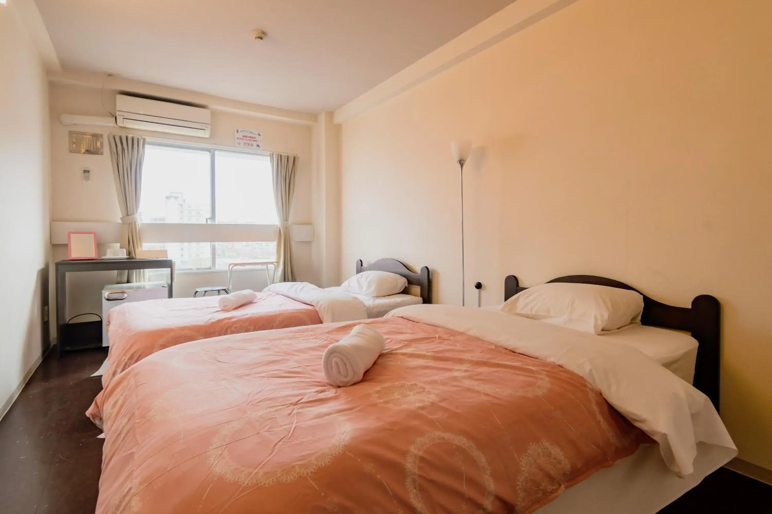 Bed in Fukuoka Share Hotel Bed in Fukuoka Share Hotel