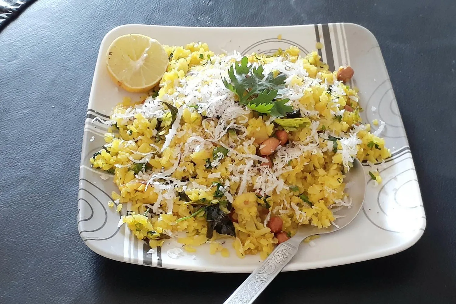 Restaurant/places to eat in YogiTree Beach Resort & Cafe - 100m from Morjim Beach