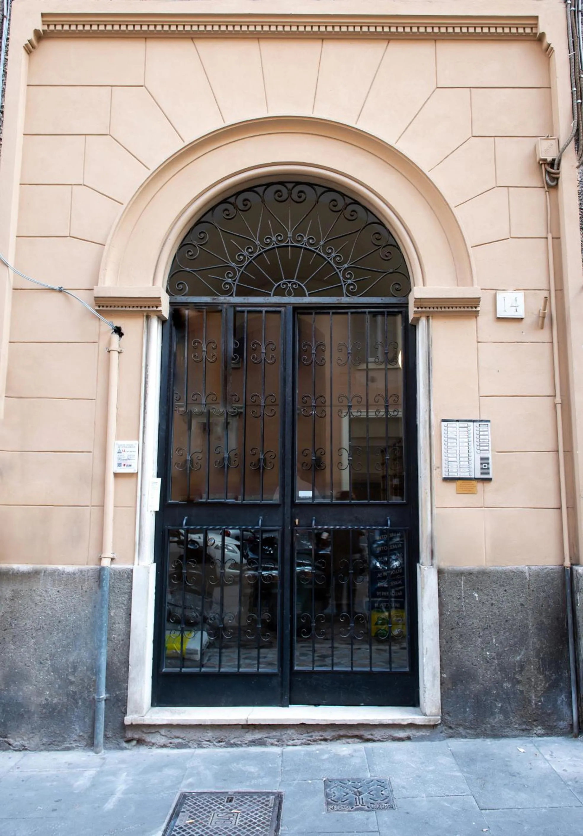 Facade/entrance in Vaticana Ottaviani Roma