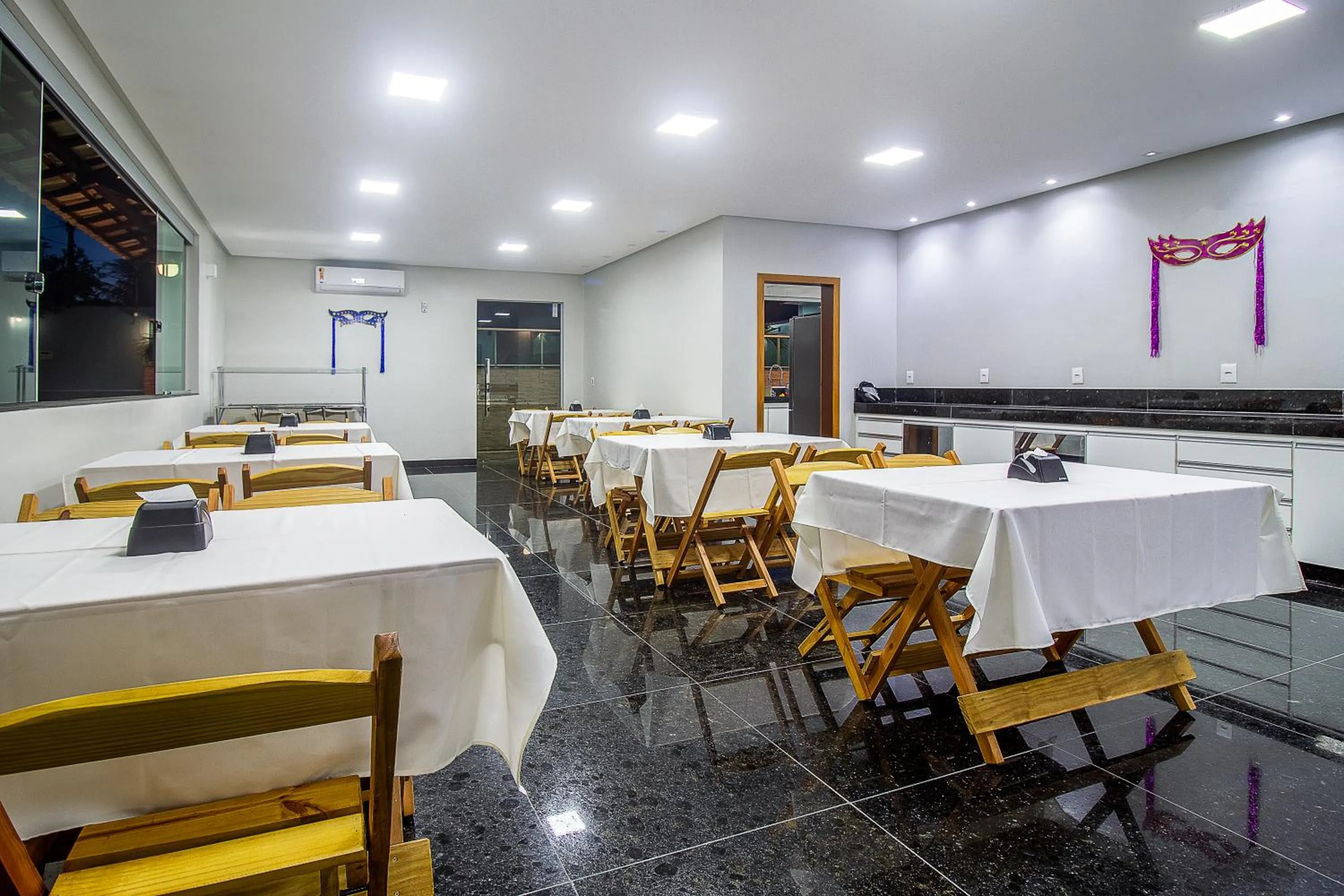 Restaurant/places to eat in Hotel Pousada Tribalista