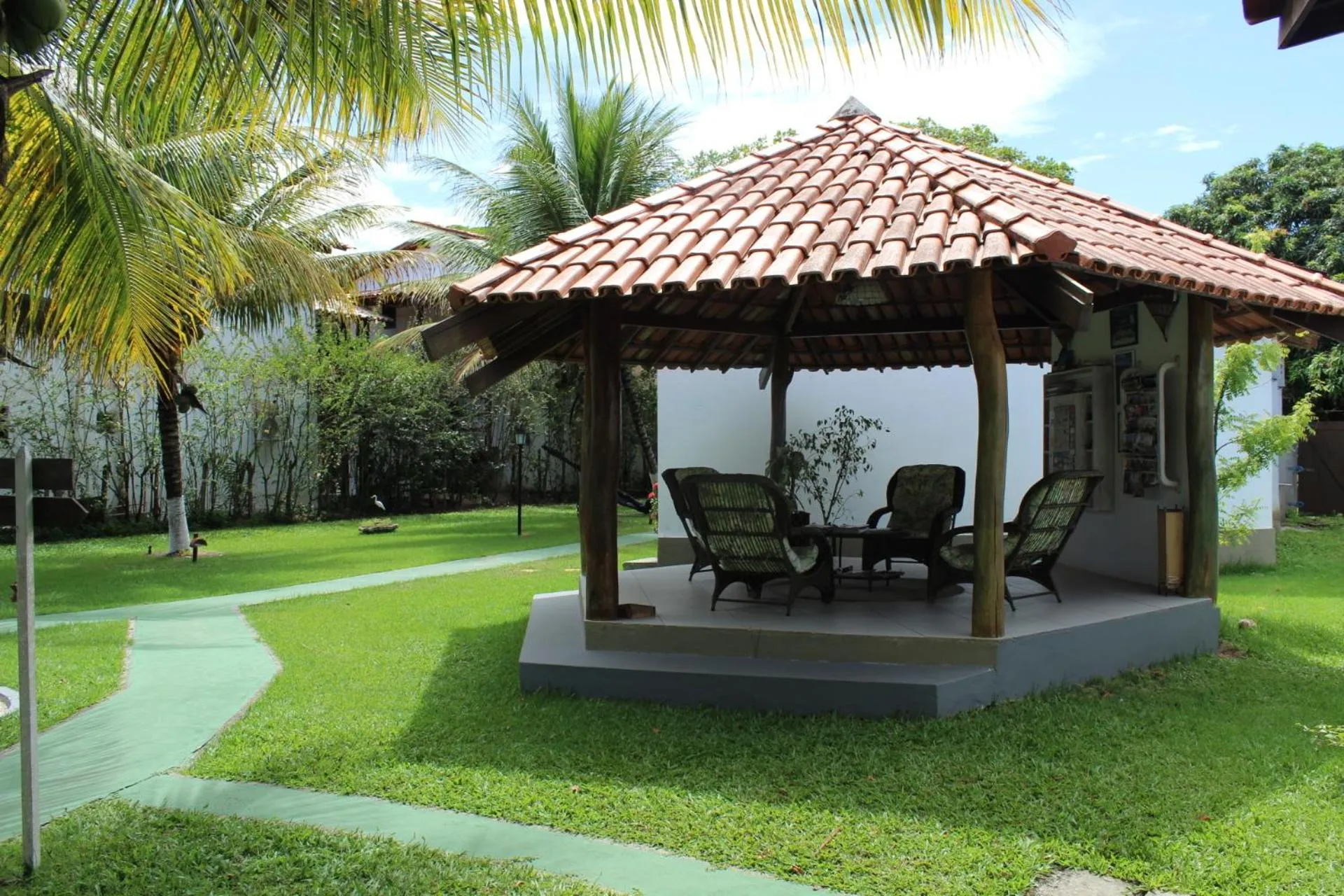 Library in Pousada Galeão Santa Anna