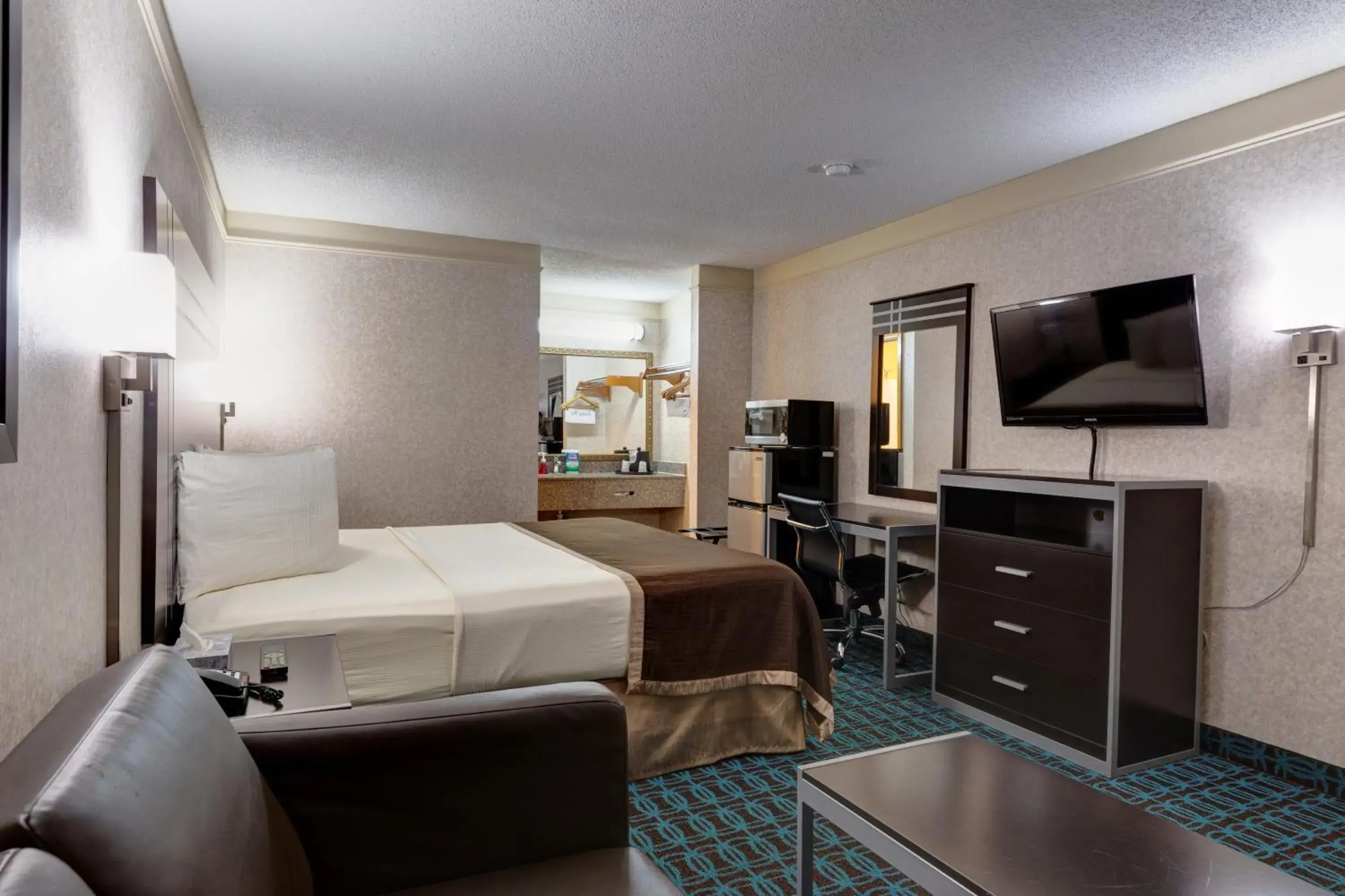 Bed in Deluxe Inn - Fayetteville I-95 Bed in Deluxe Inn - Fayetteville I-95