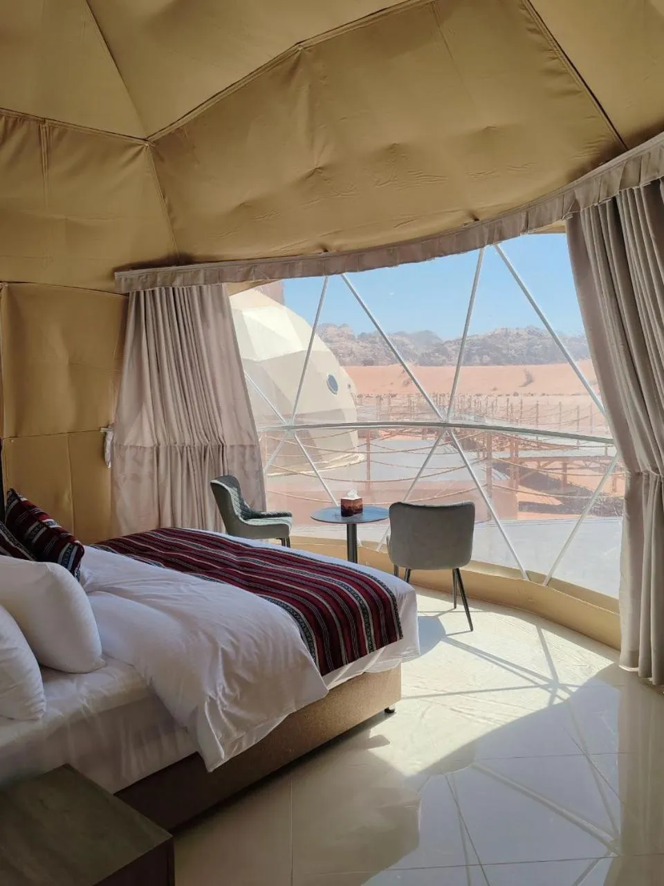 Bedroom, Bed in Valley Resort