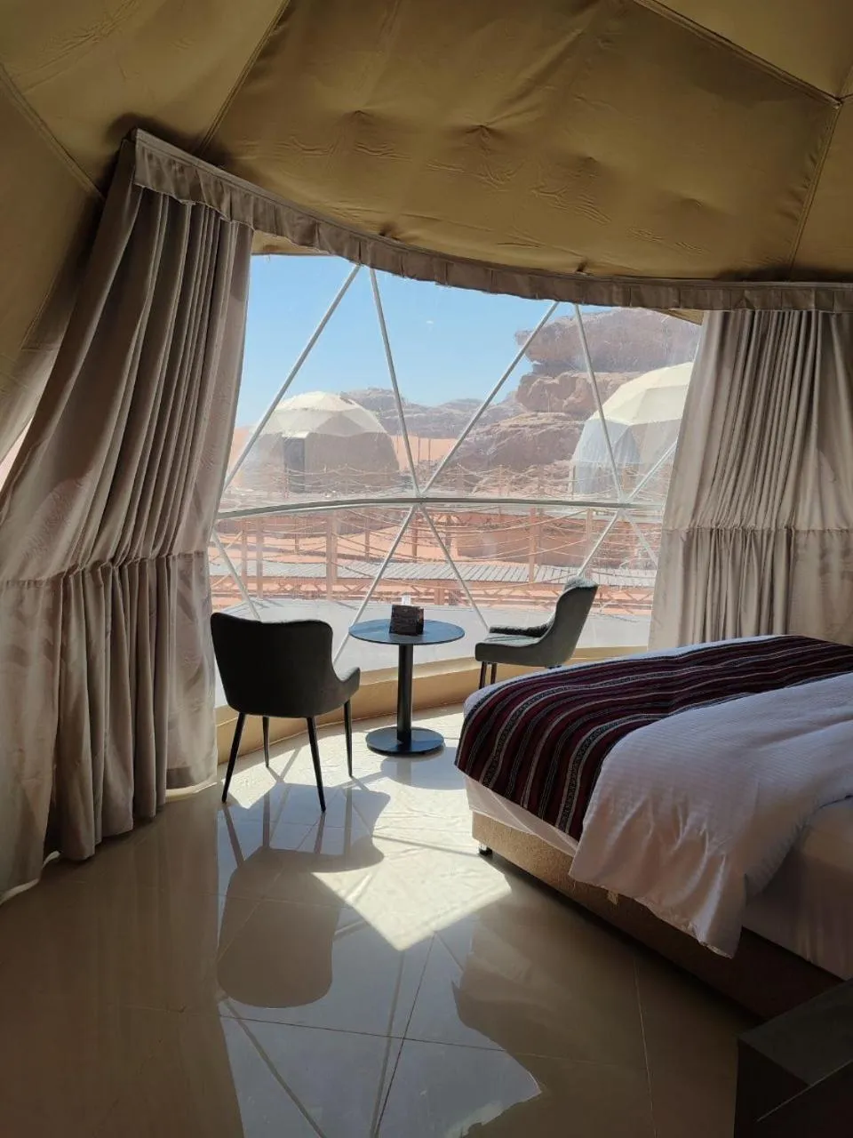 Bedroom, Bed in Valley Resort