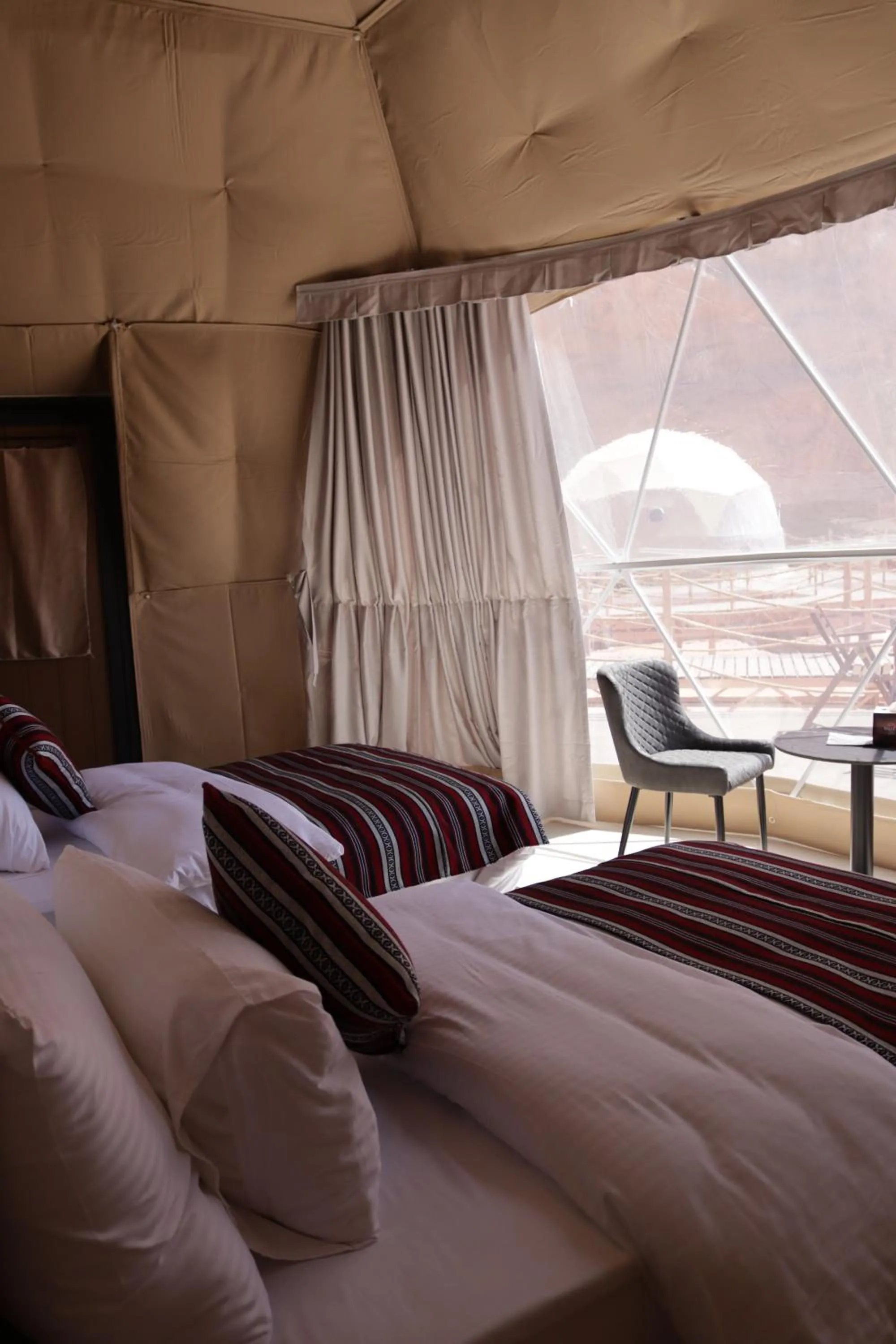 Bedroom, Bed in Valley Resort