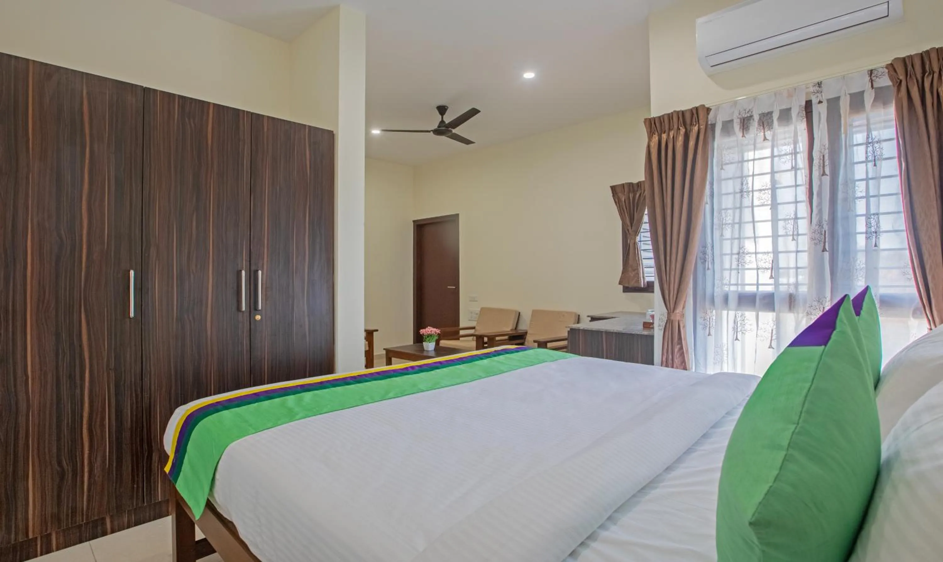 Bedroom, Bed in Treebo Samanvaya Retreat, Mysore