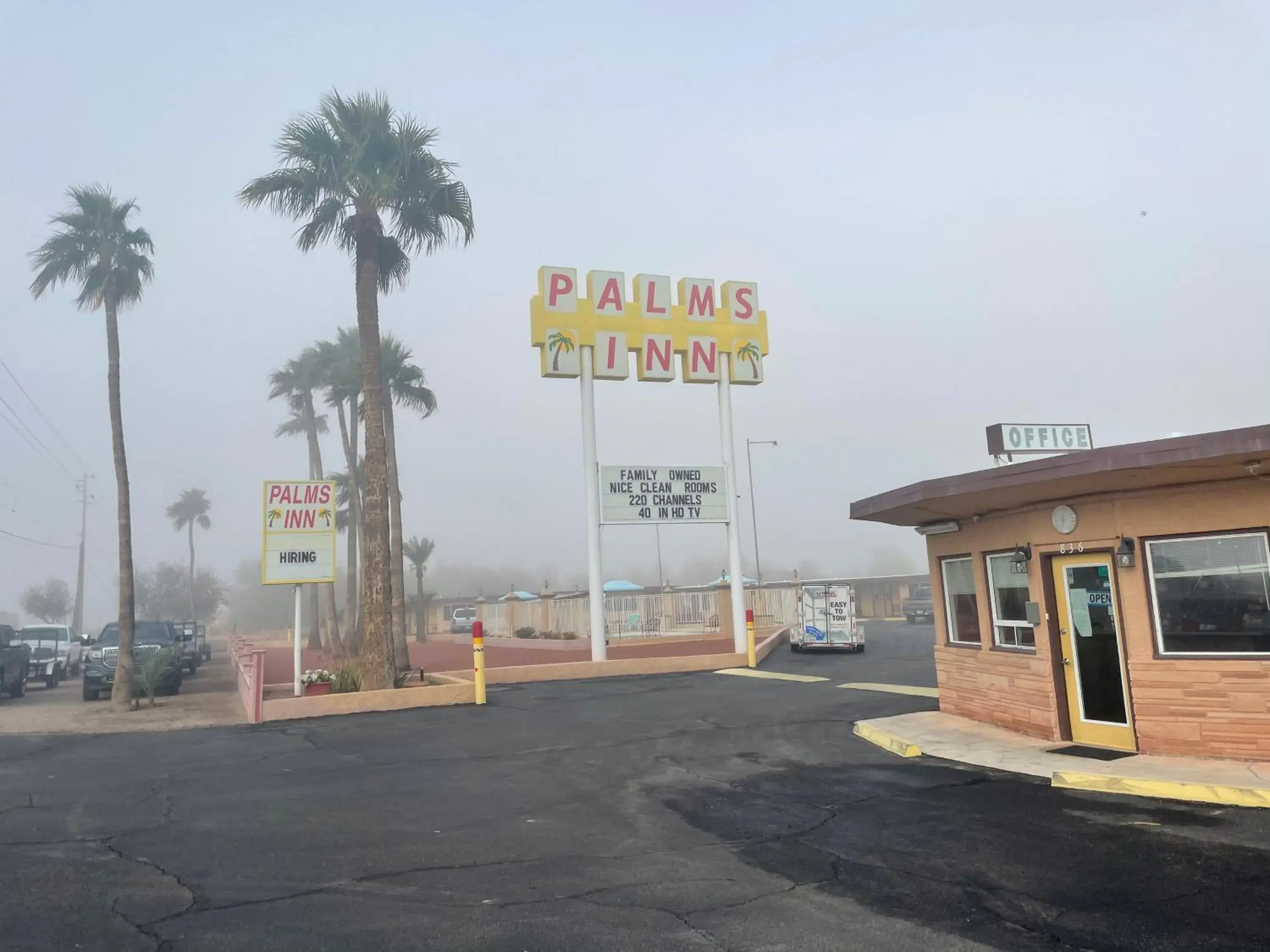 Property building in Palms Inn Property building in Palms Inn