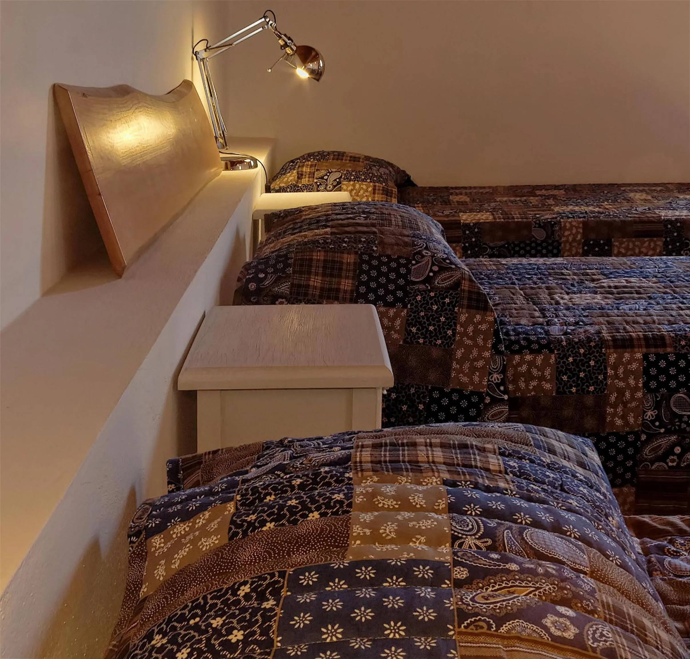 Decorative detail, Bed in Agriturismo Passo dei Briganti