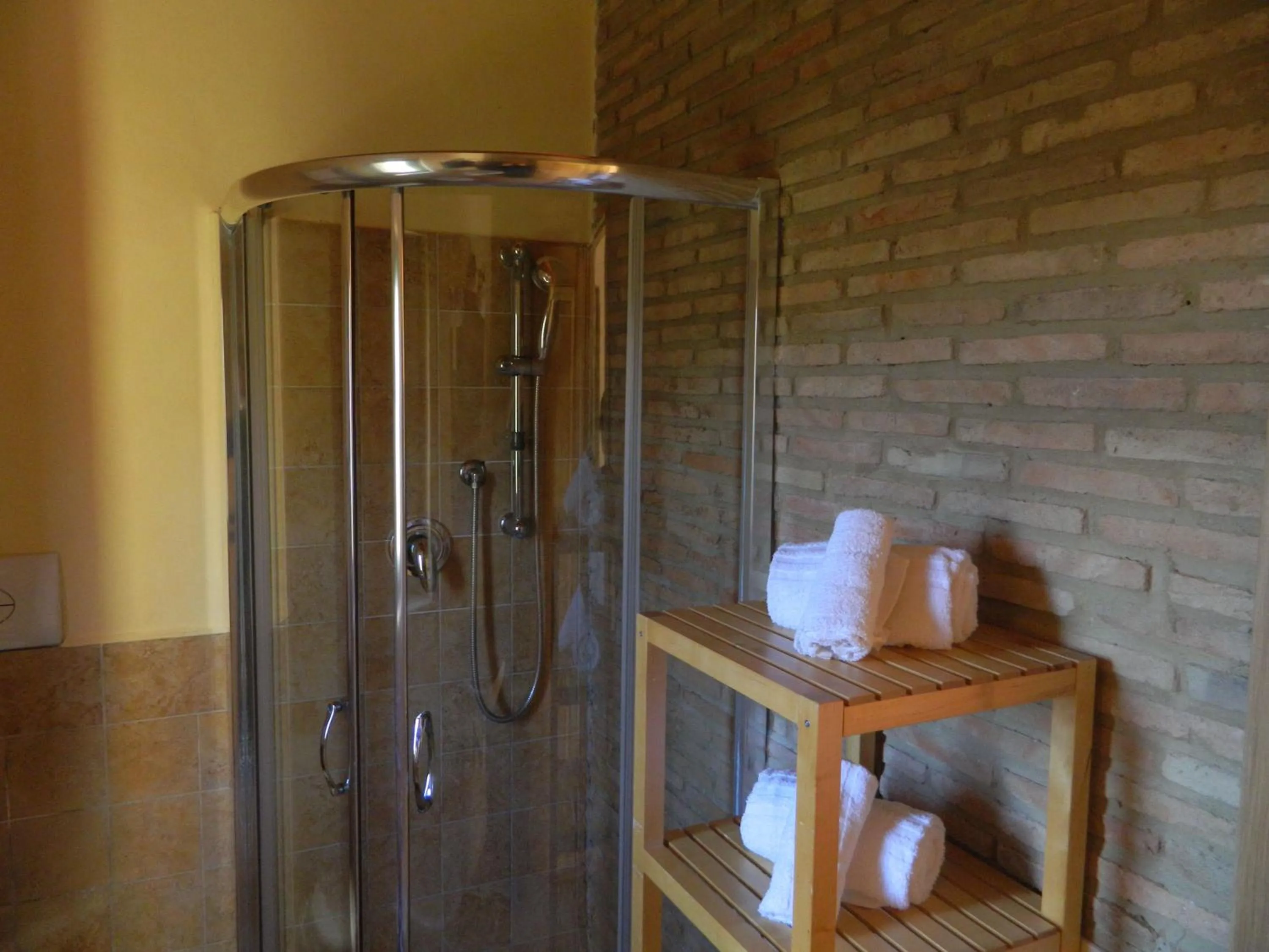 Shower in Agriturismo Passo dei Briganti