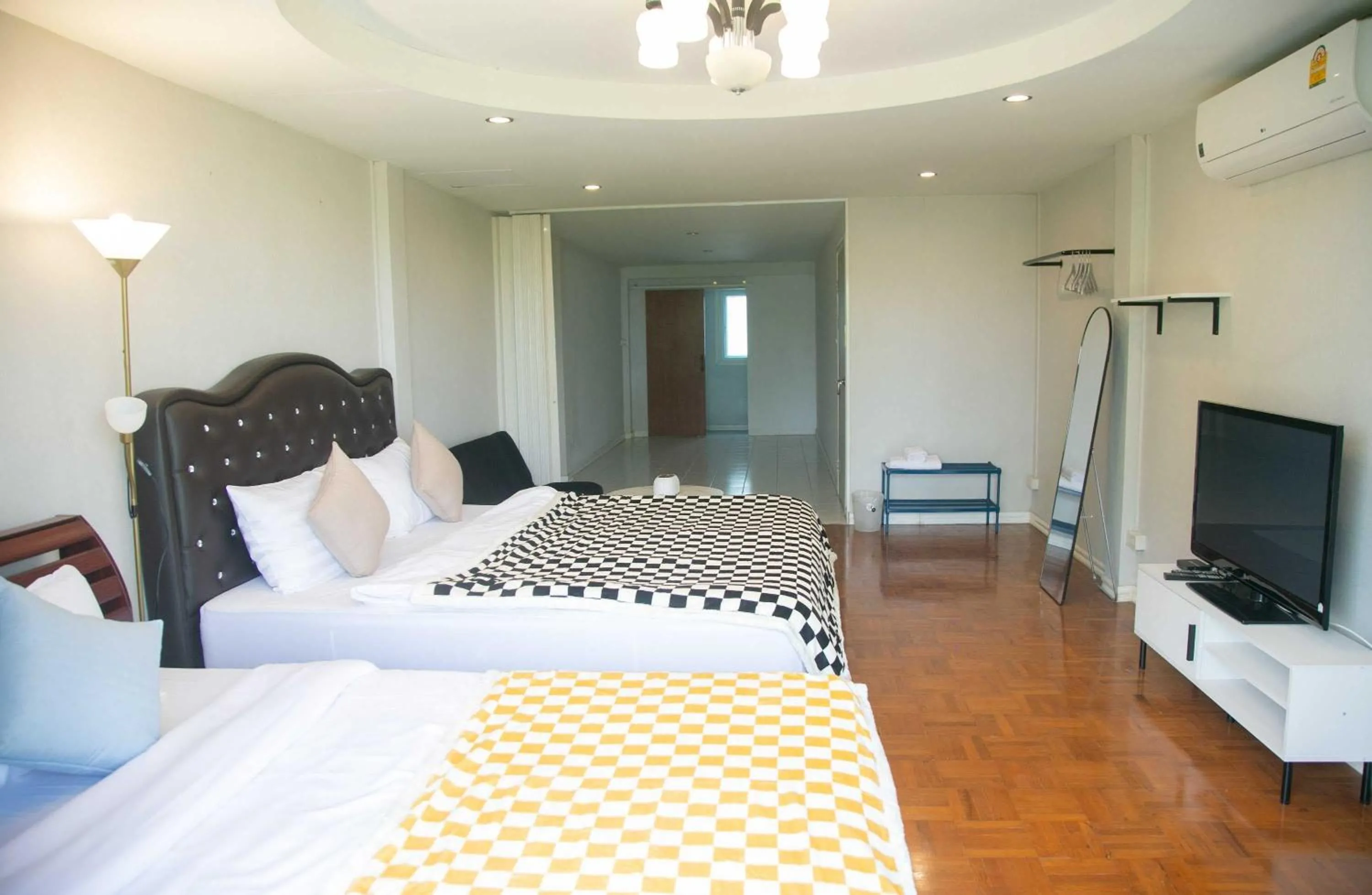 Bedroom, Bed in Hello Host
