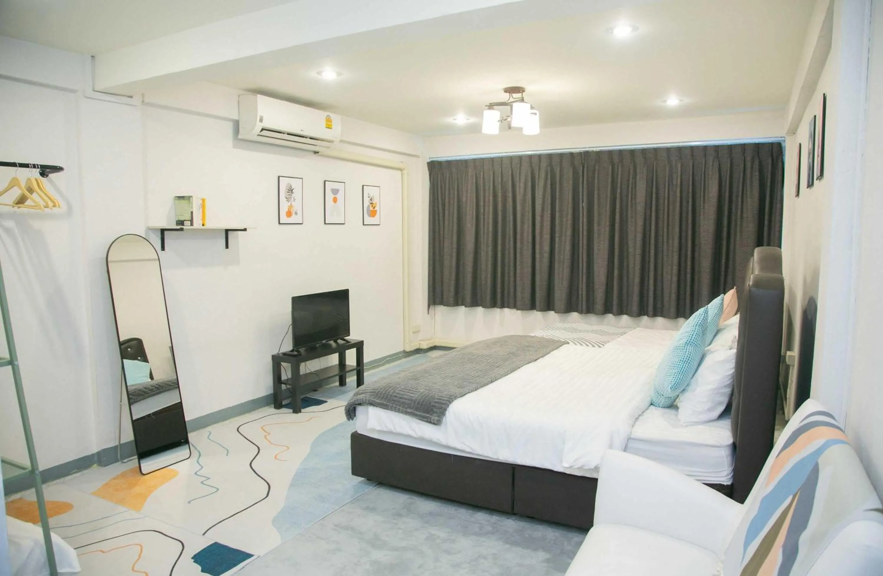 Bedroom, Bed in Hello Host