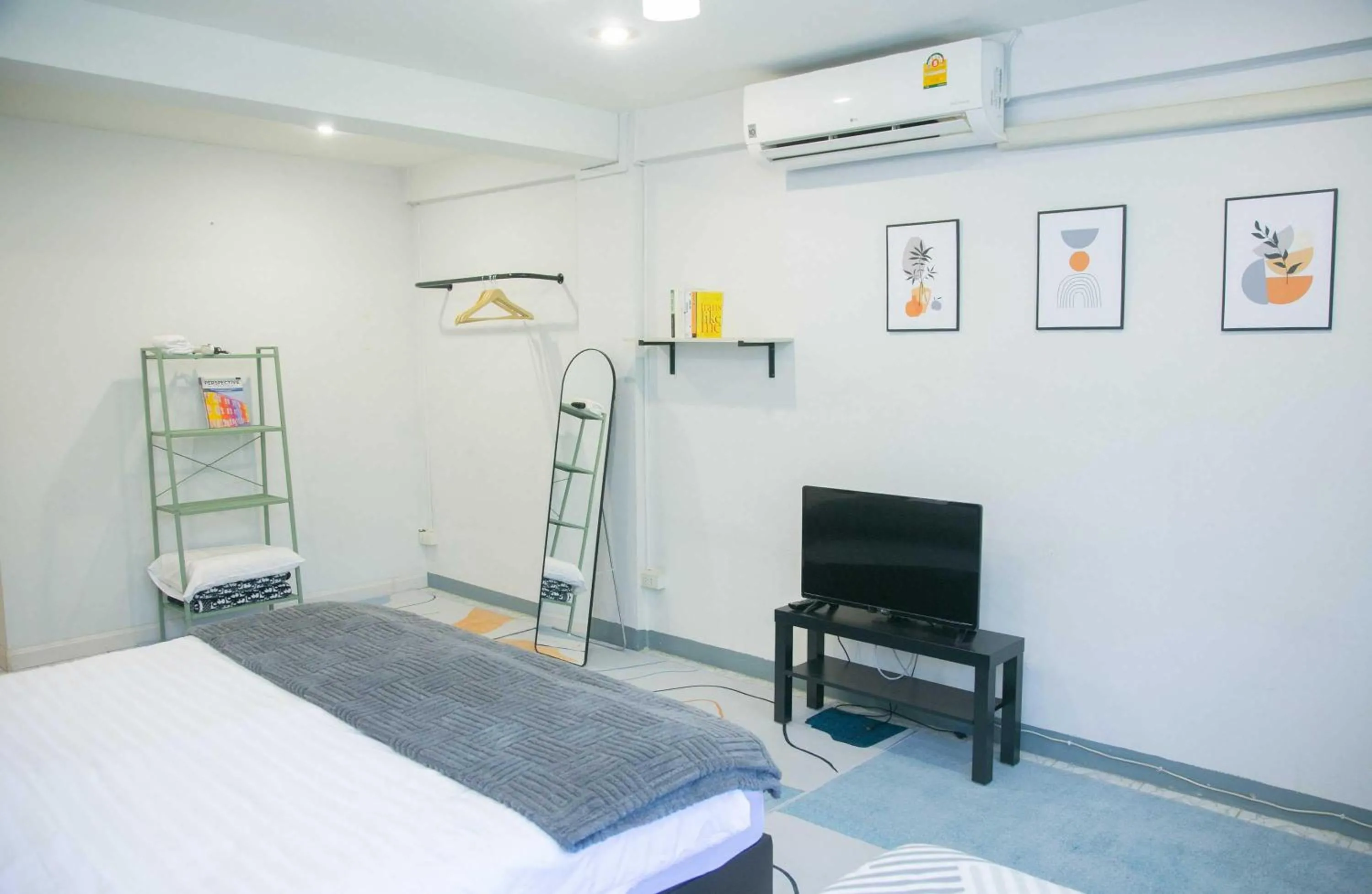 Bedroom, Bed in Hello Host