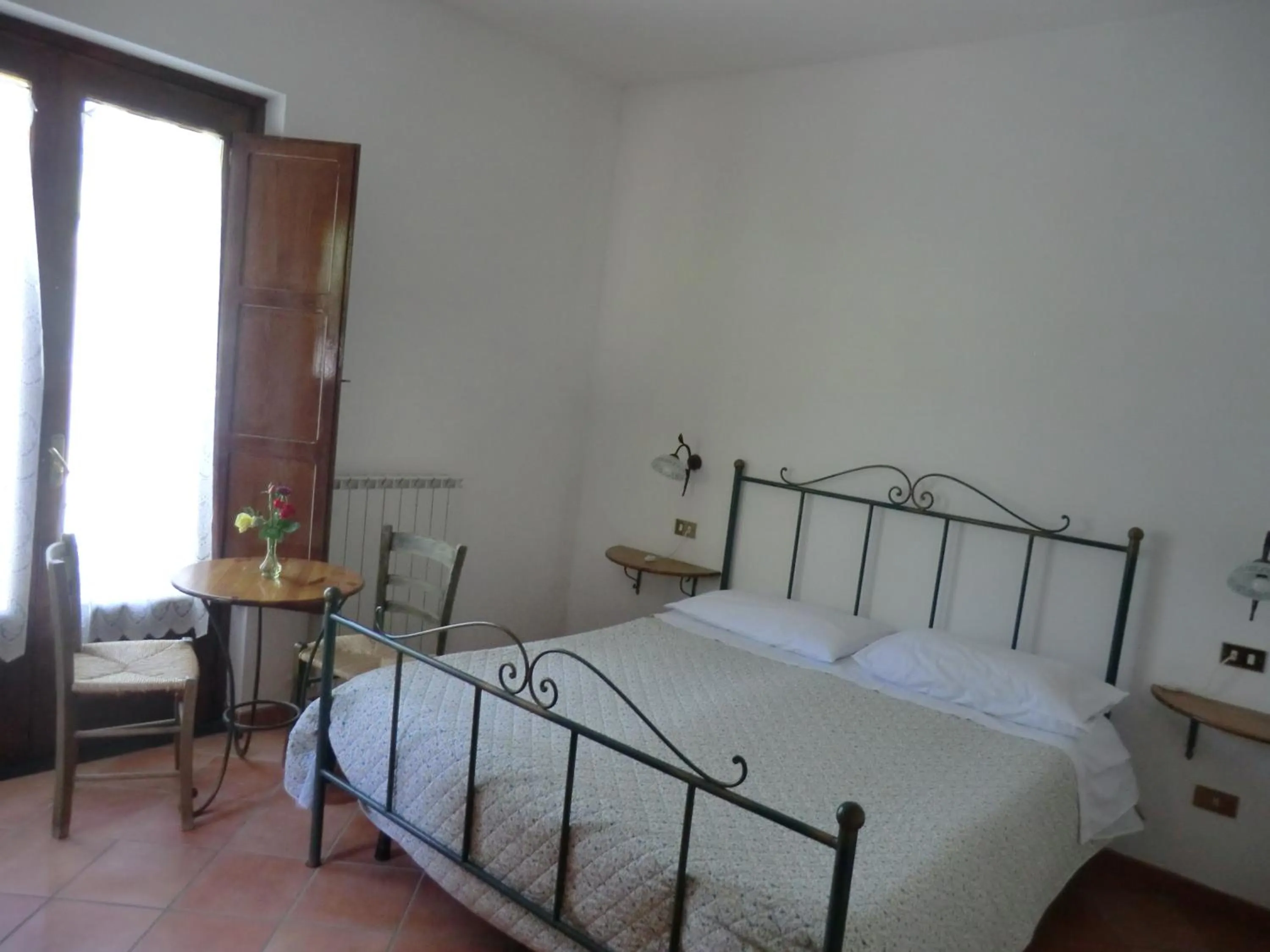 Photo of the whole room, Bed in Agriturismo Mare e Monti