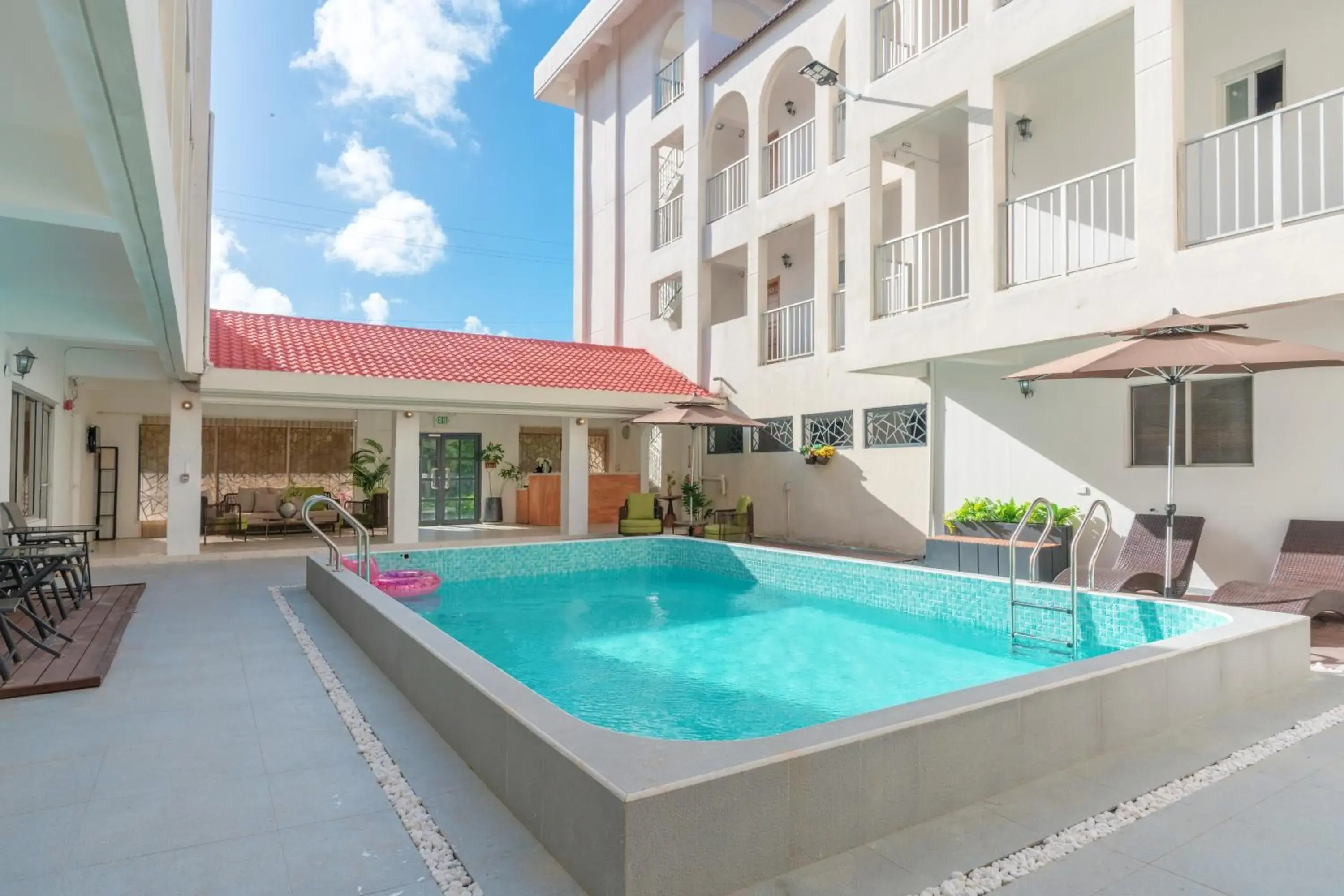 Swimming pool in Seabreaze Garden Swimming pool in Seabreaze Garden