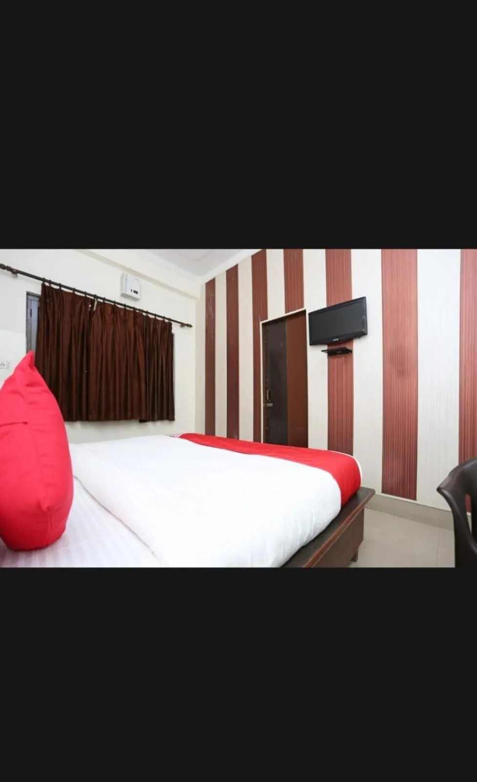 Bed in hotel Shiva palace - best stay hotel