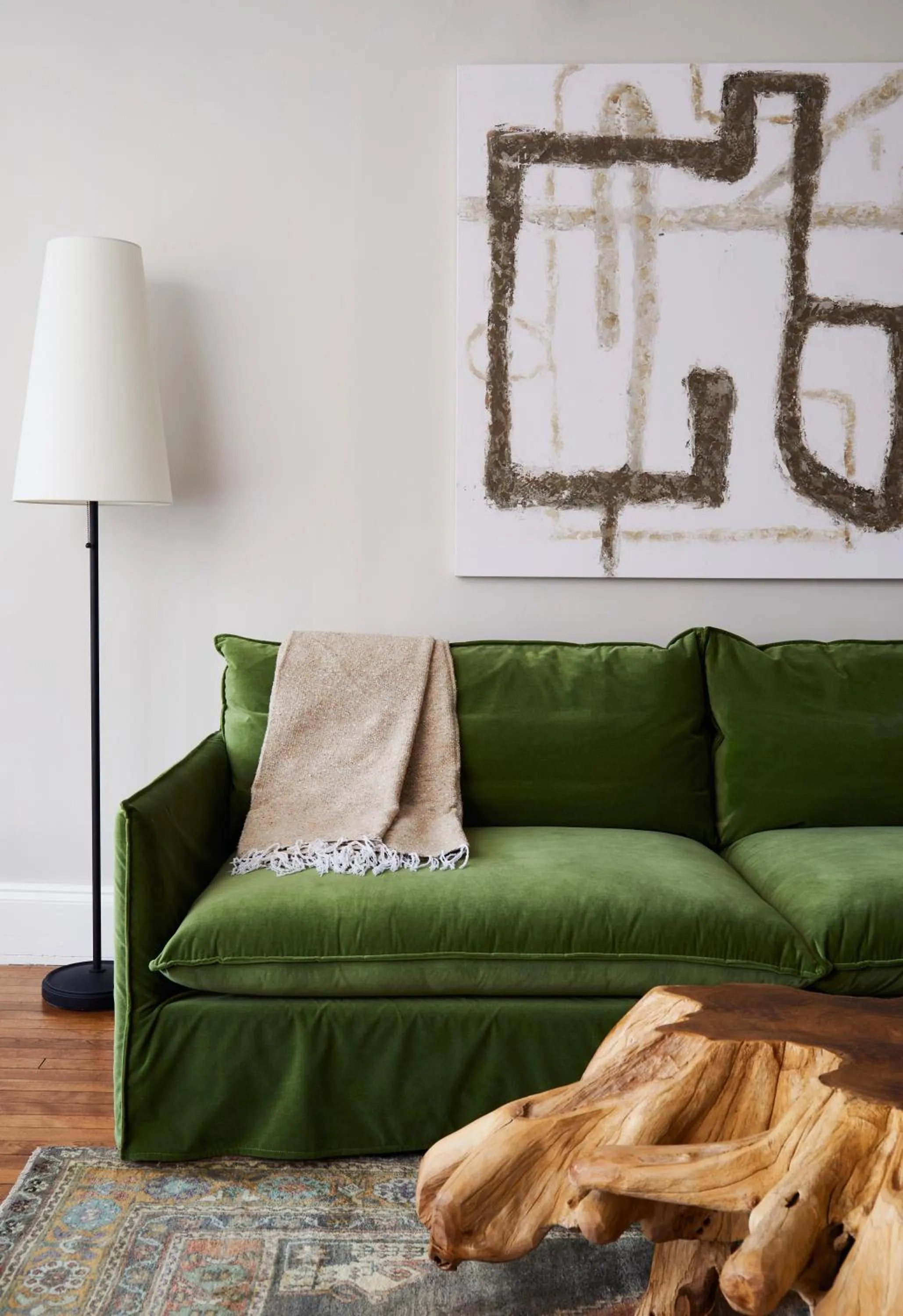 Living room in Blind Tiger Portland - Danforth Street Guest House