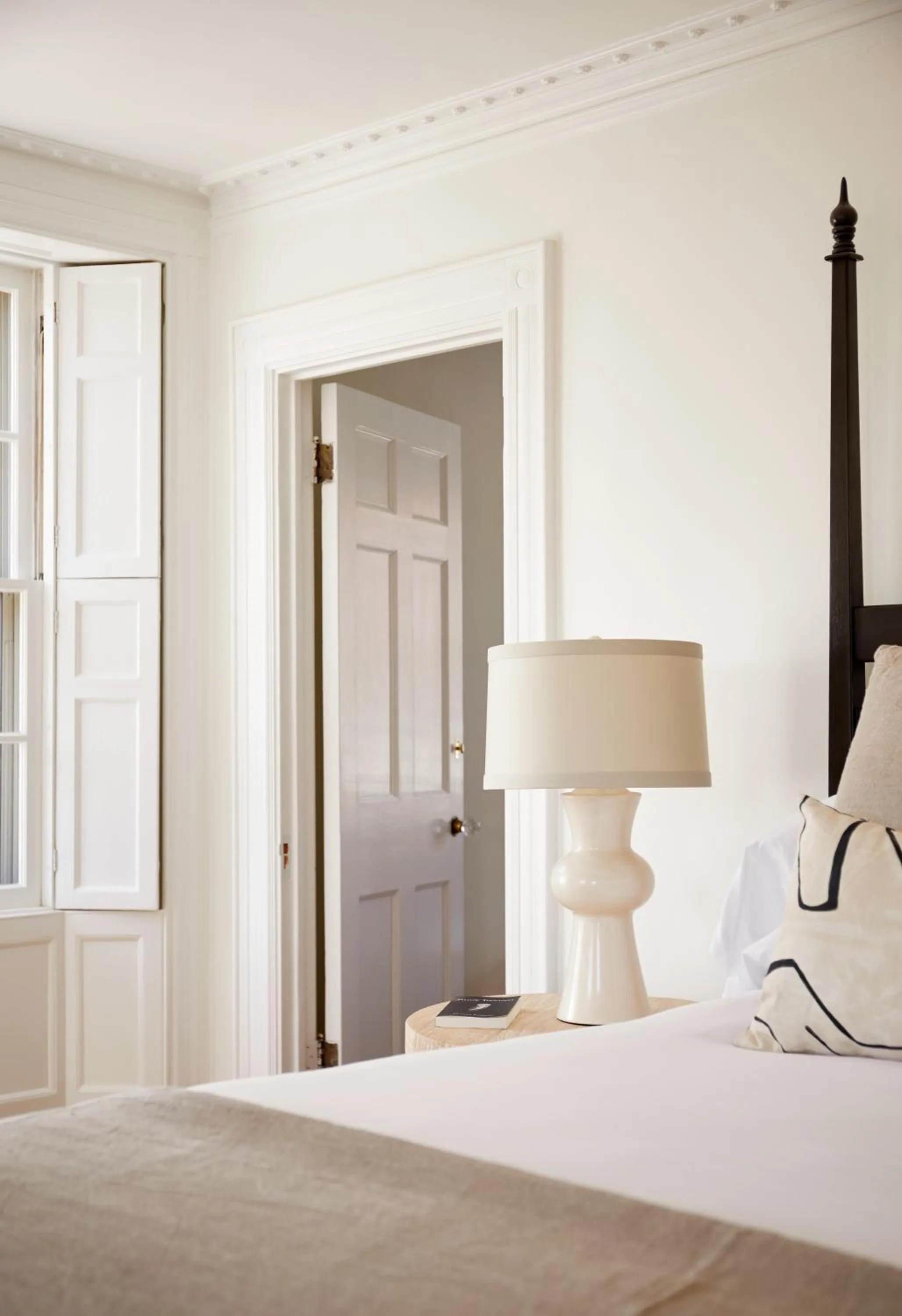 Bed in Blind Tiger Portland - Danforth Street Guest House