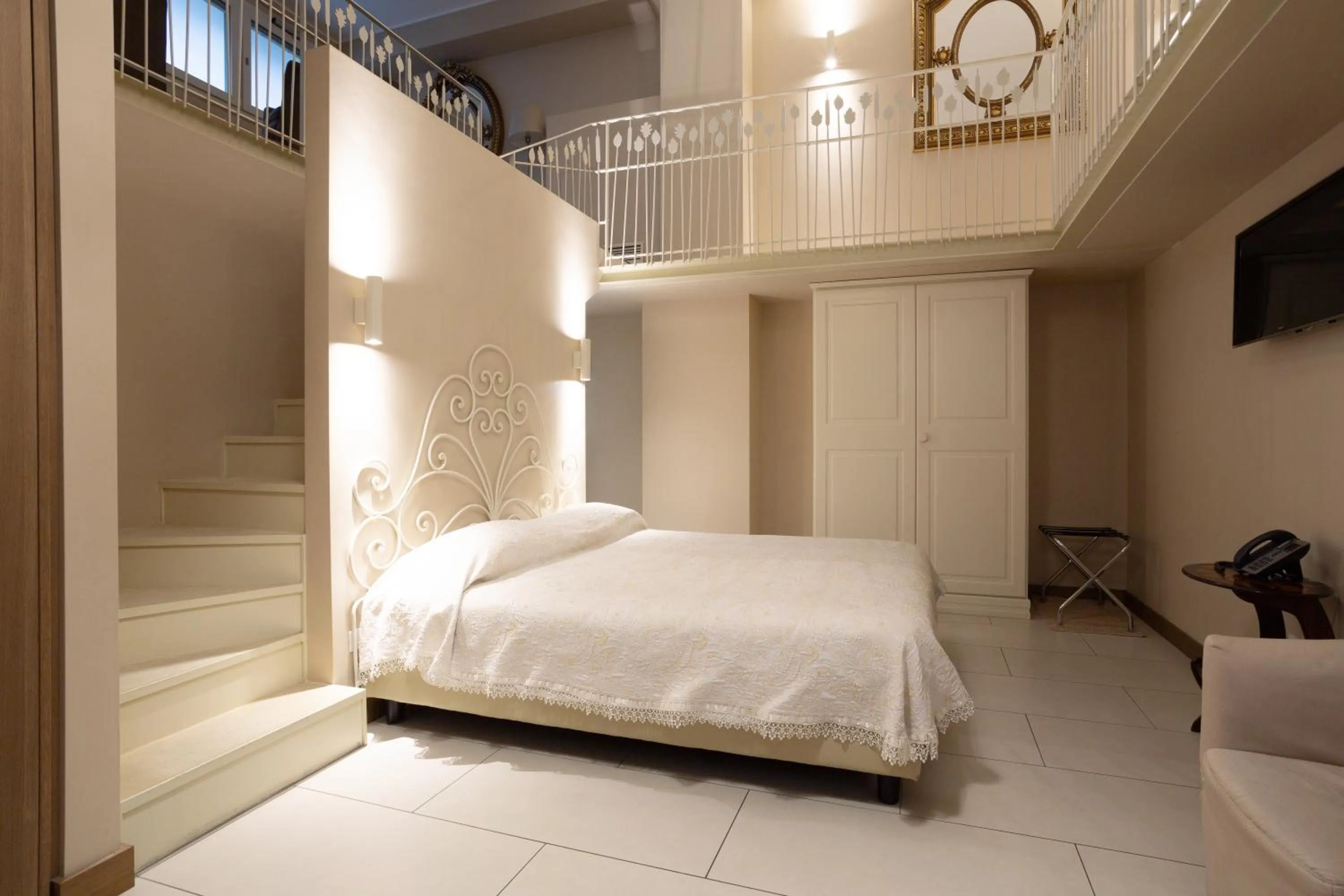 Photo of the whole room, Bed in La Castellana Loft Hotel