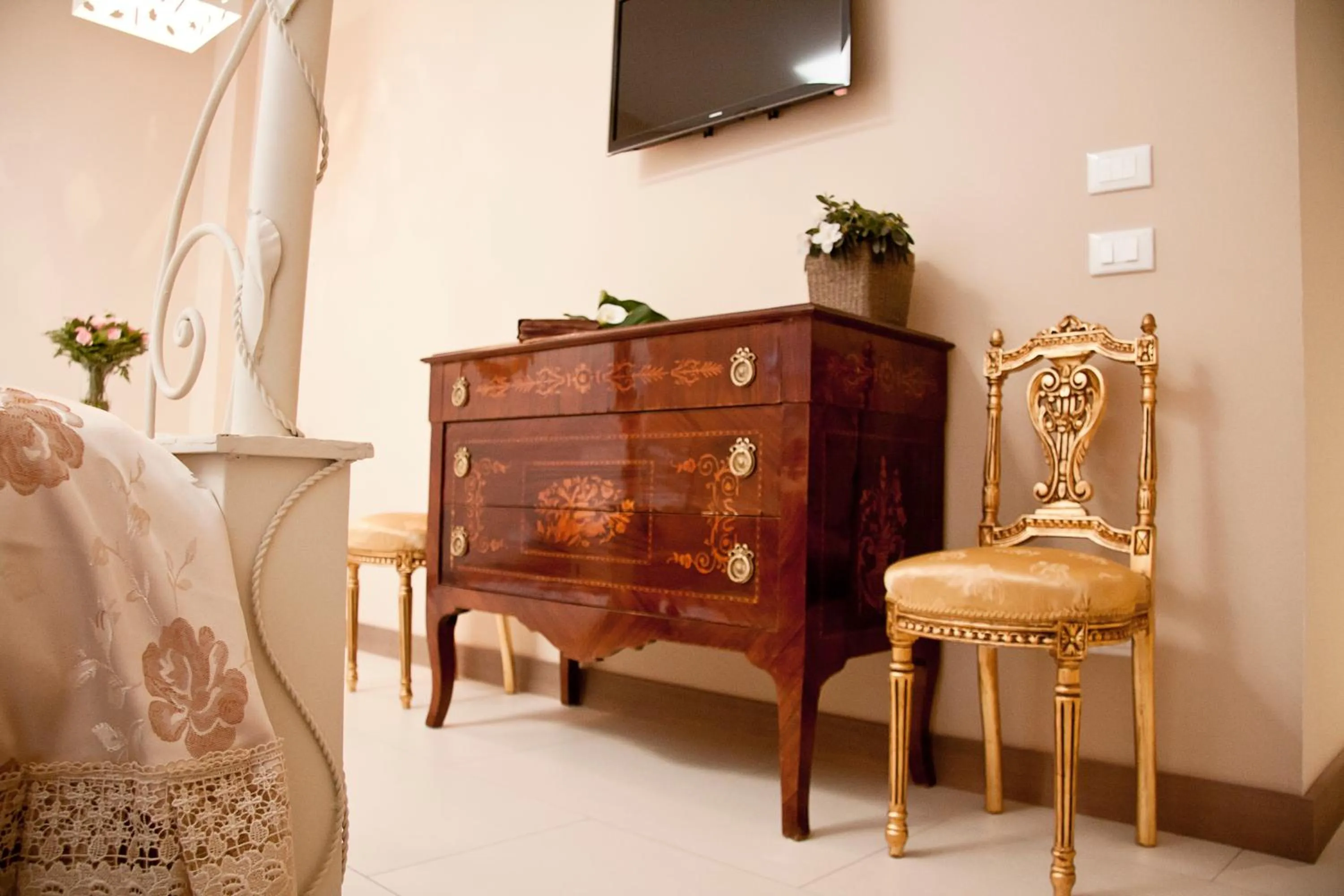 Decorative detail in La Castellana Loft Hotel