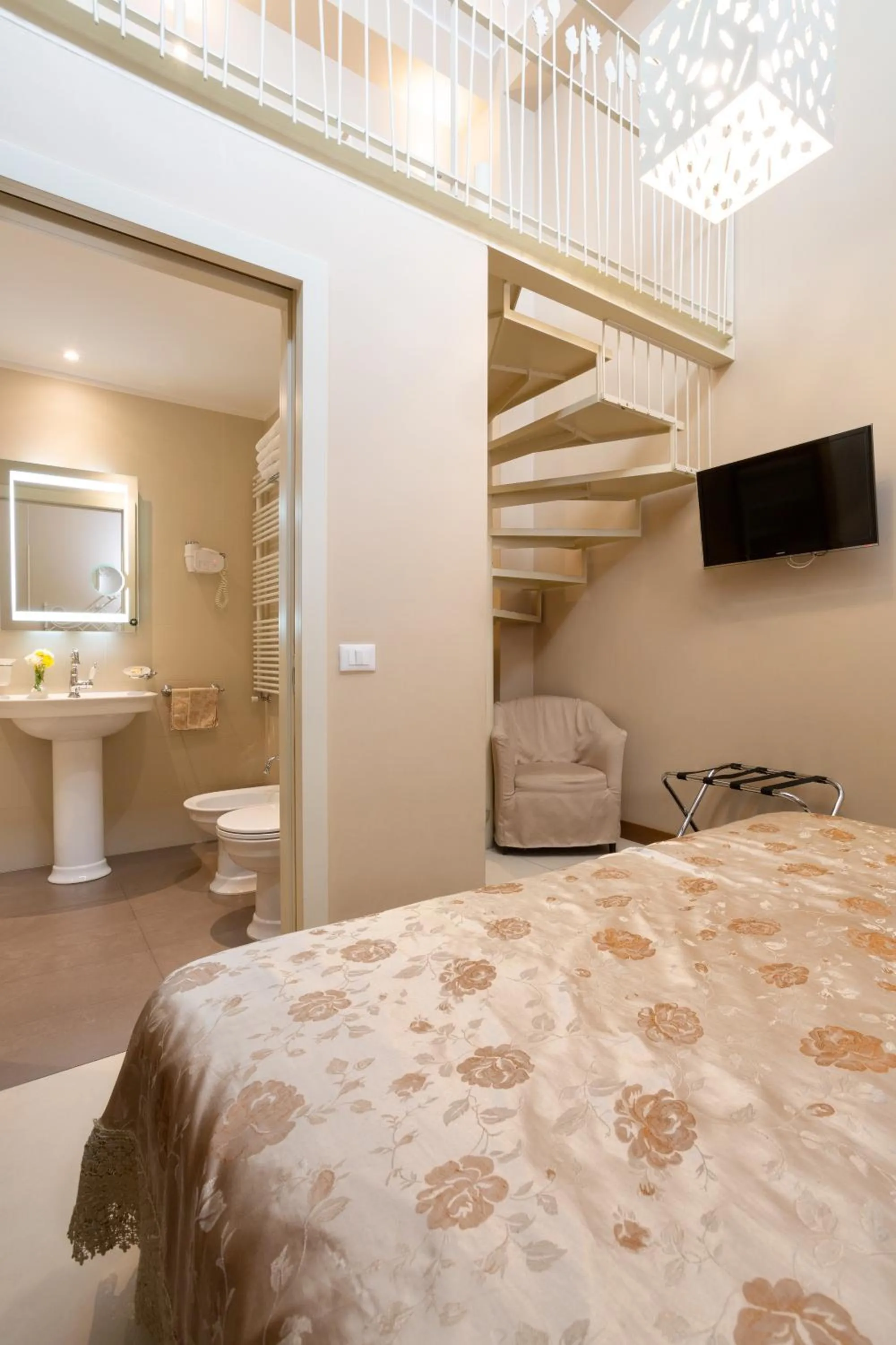 Photo of the whole room, Bed in La Castellana Loft Hotel