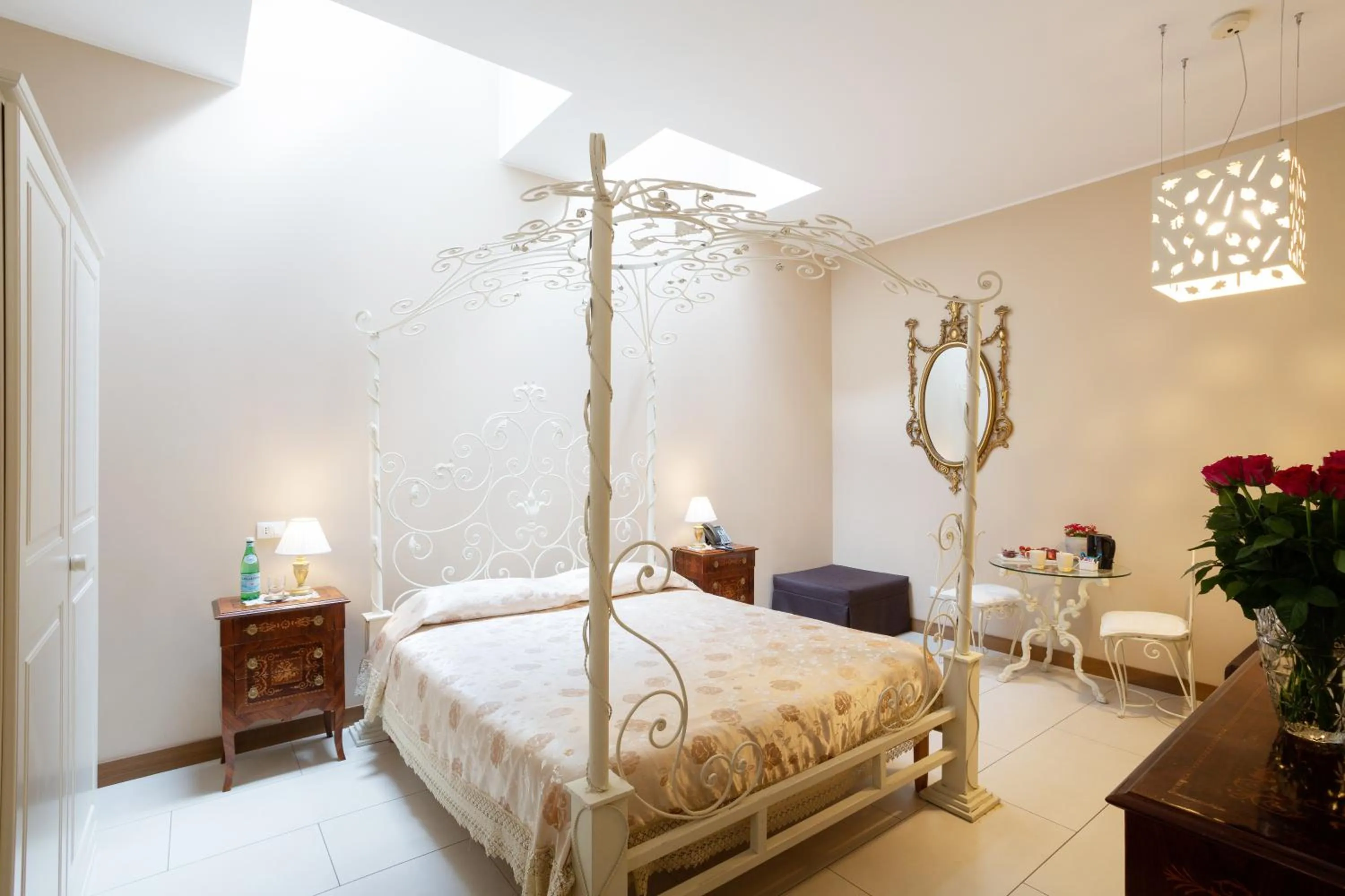 One-Bedroom Suite - single occupancy in La Castellana Loft Hotel