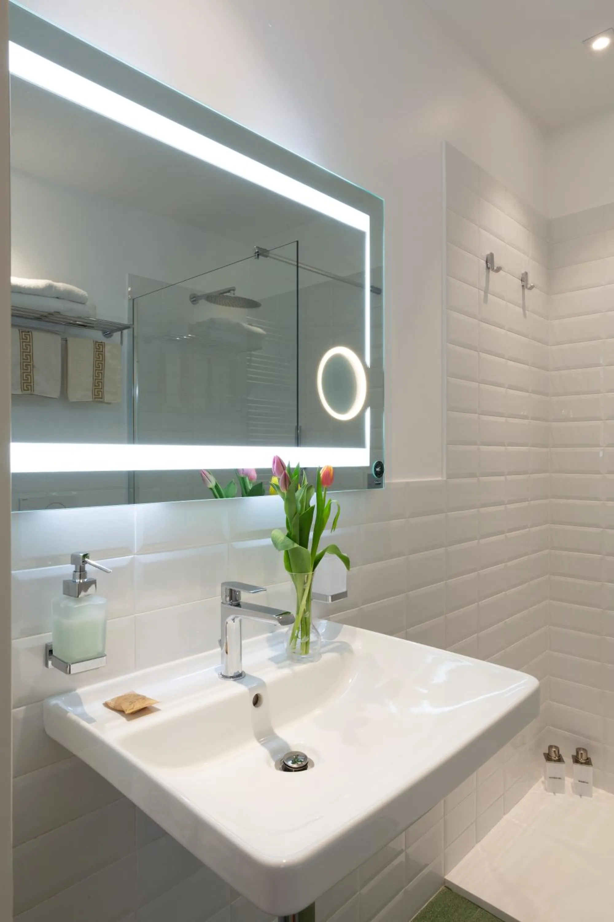 Bathroom in La Castellana Loft Hotel