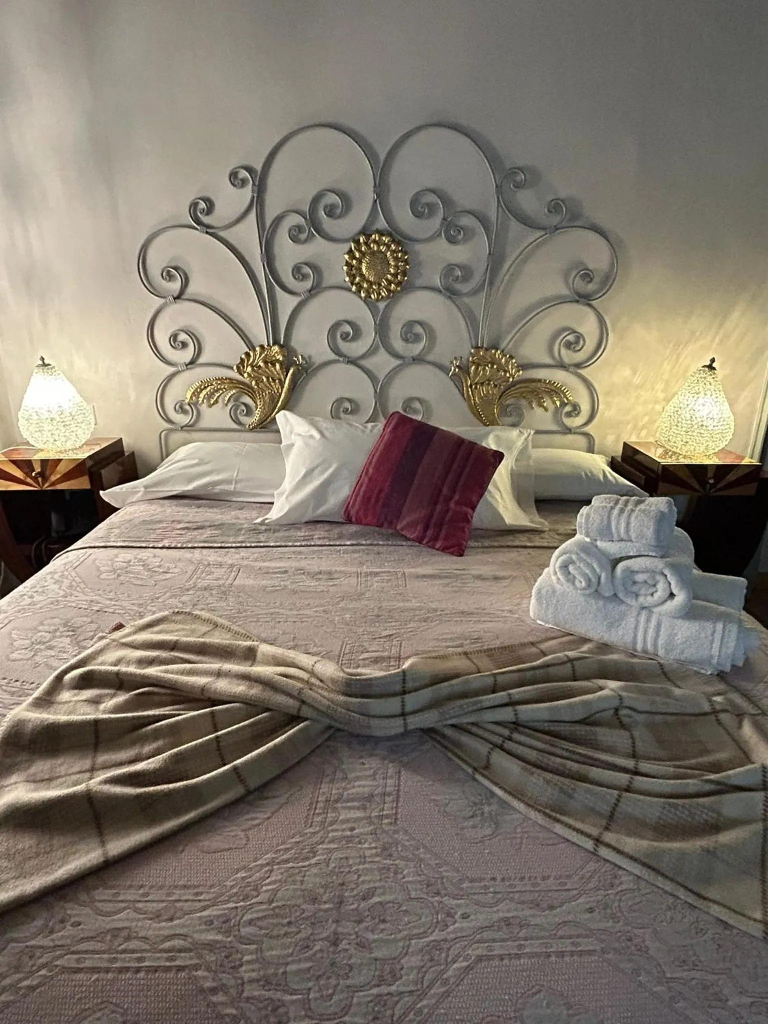 Bed in La Castellana Loft Hotel