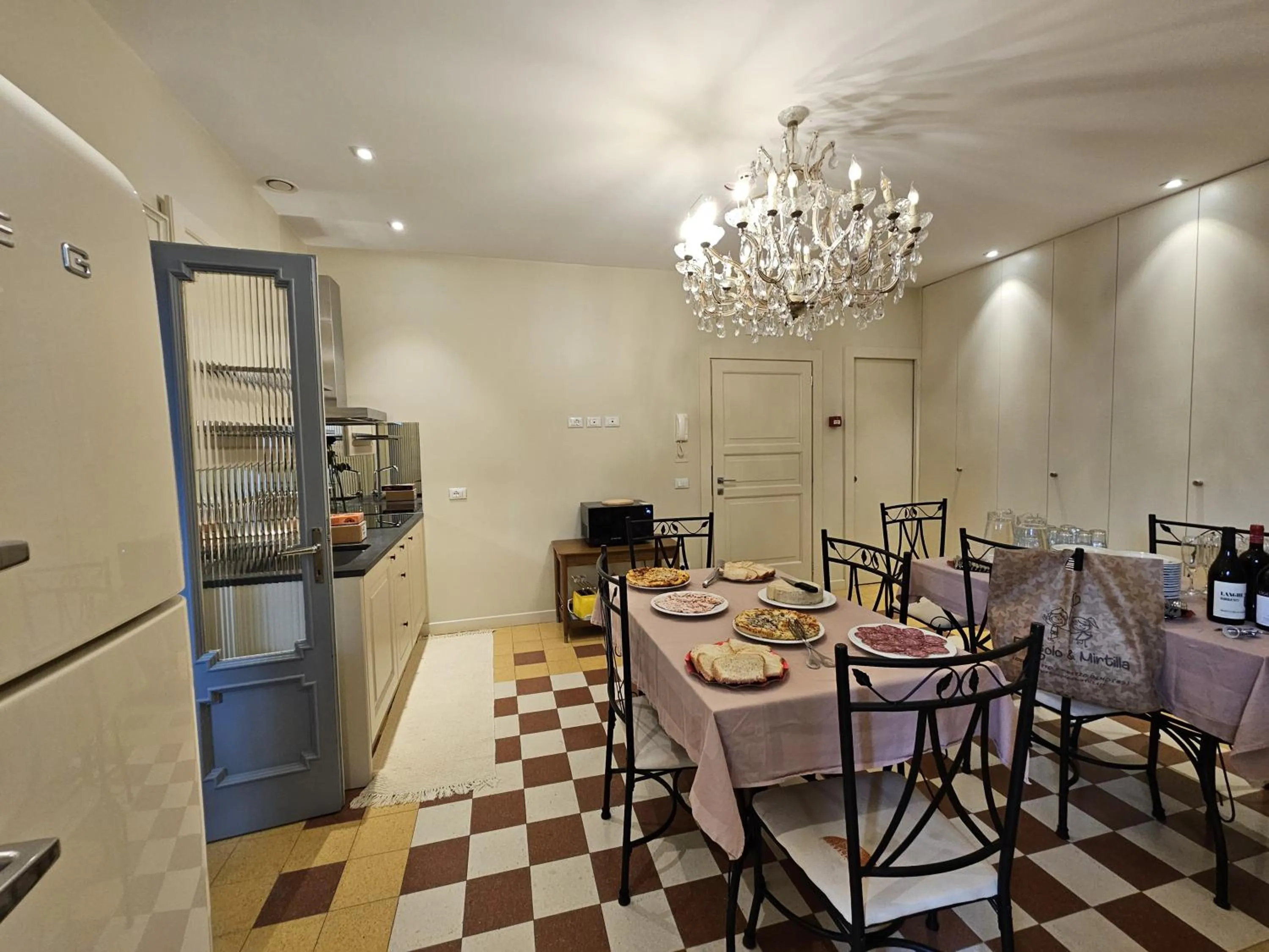 Buffet breakfast in La Castellana Loft Hotel