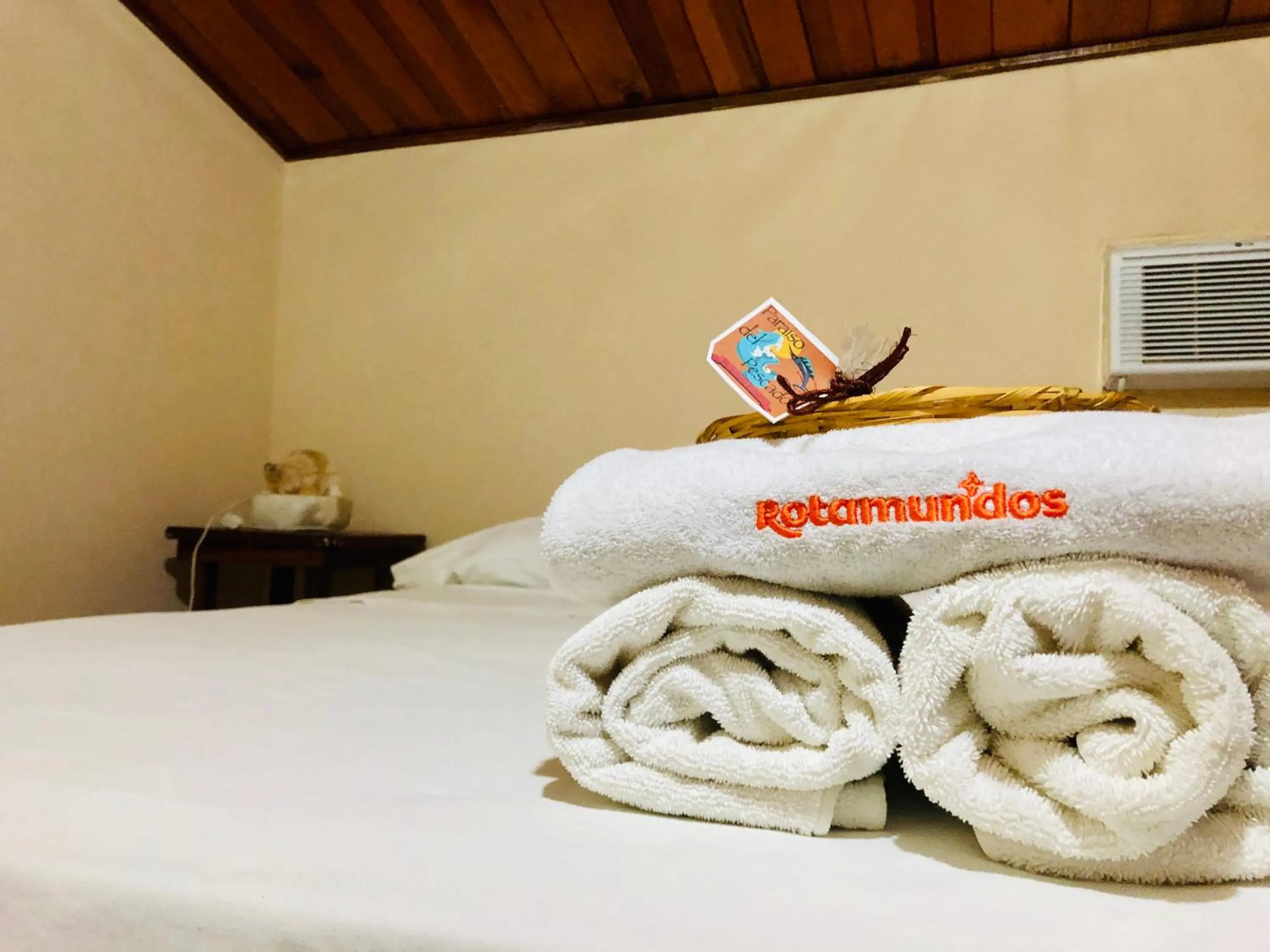 Bed in Hotel Paraíso del Pescador by Rotamundos