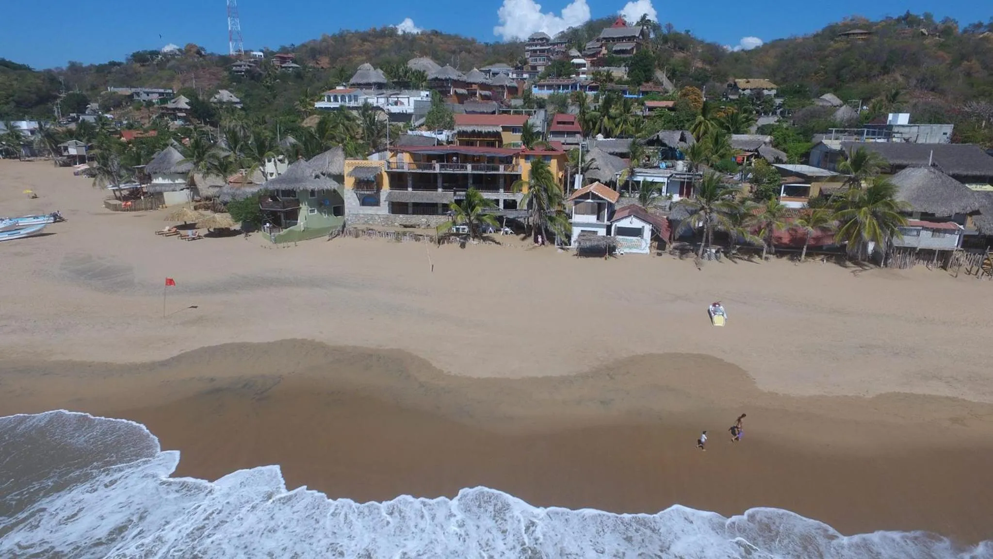 Property building in Hotel Paraíso del Pescador by Rotamundos