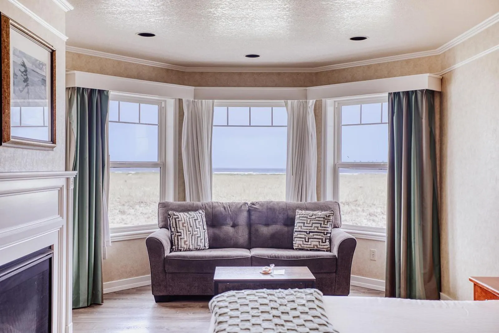Living room in Inn of the Four Winds Seaside Oceanfront