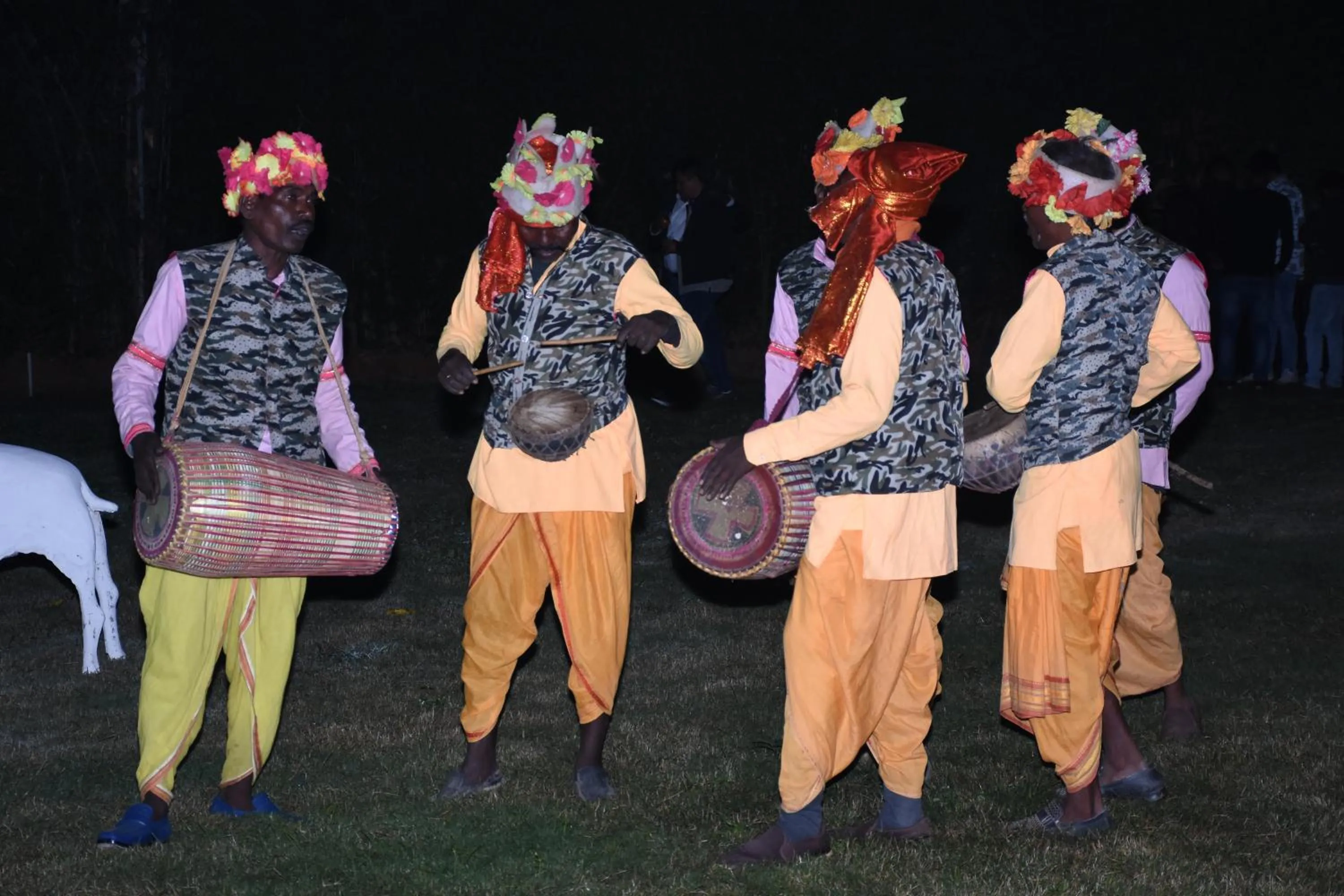 Evening entertainment in Olive