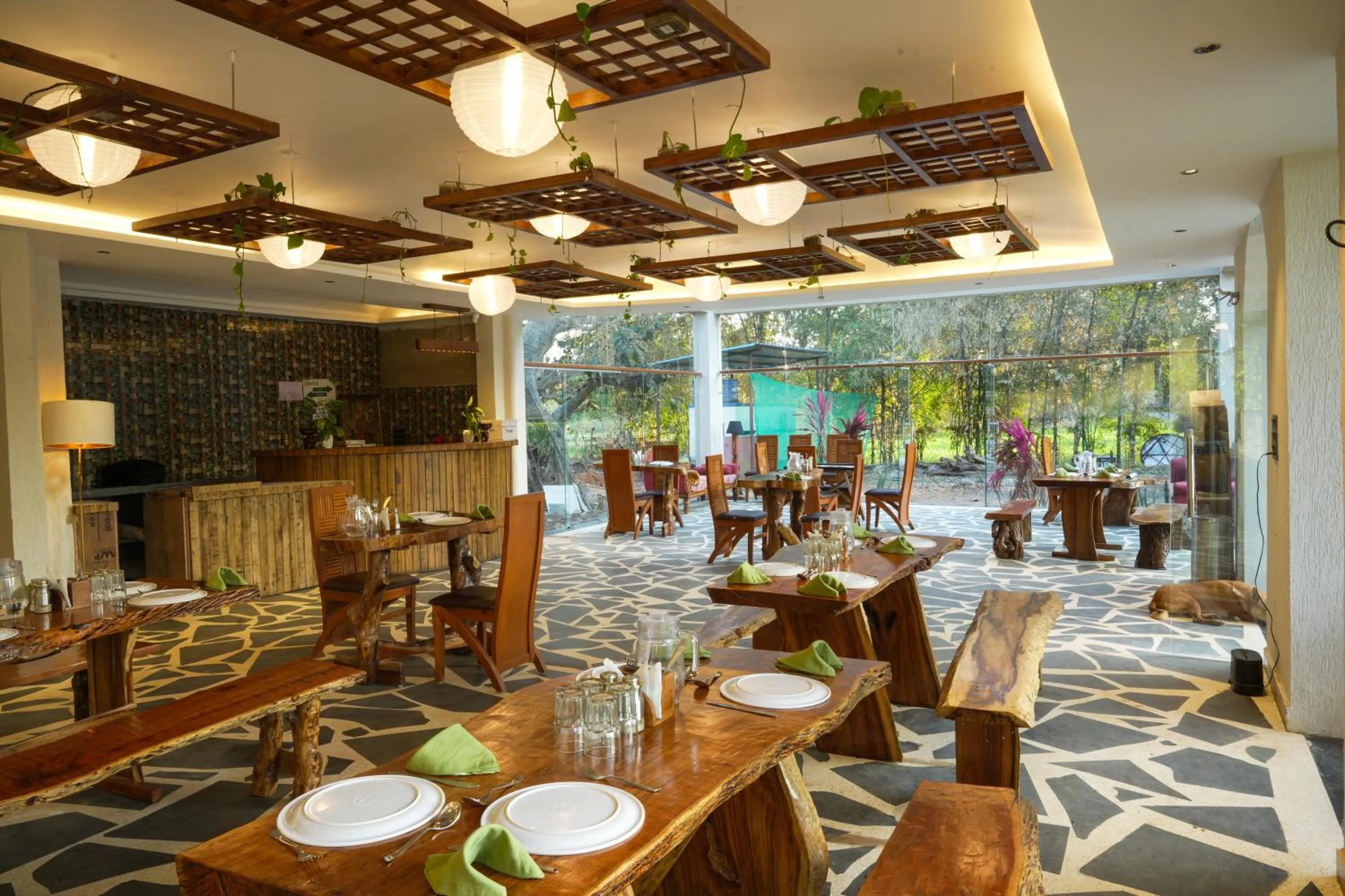 Restaurant/places to eat in Olive