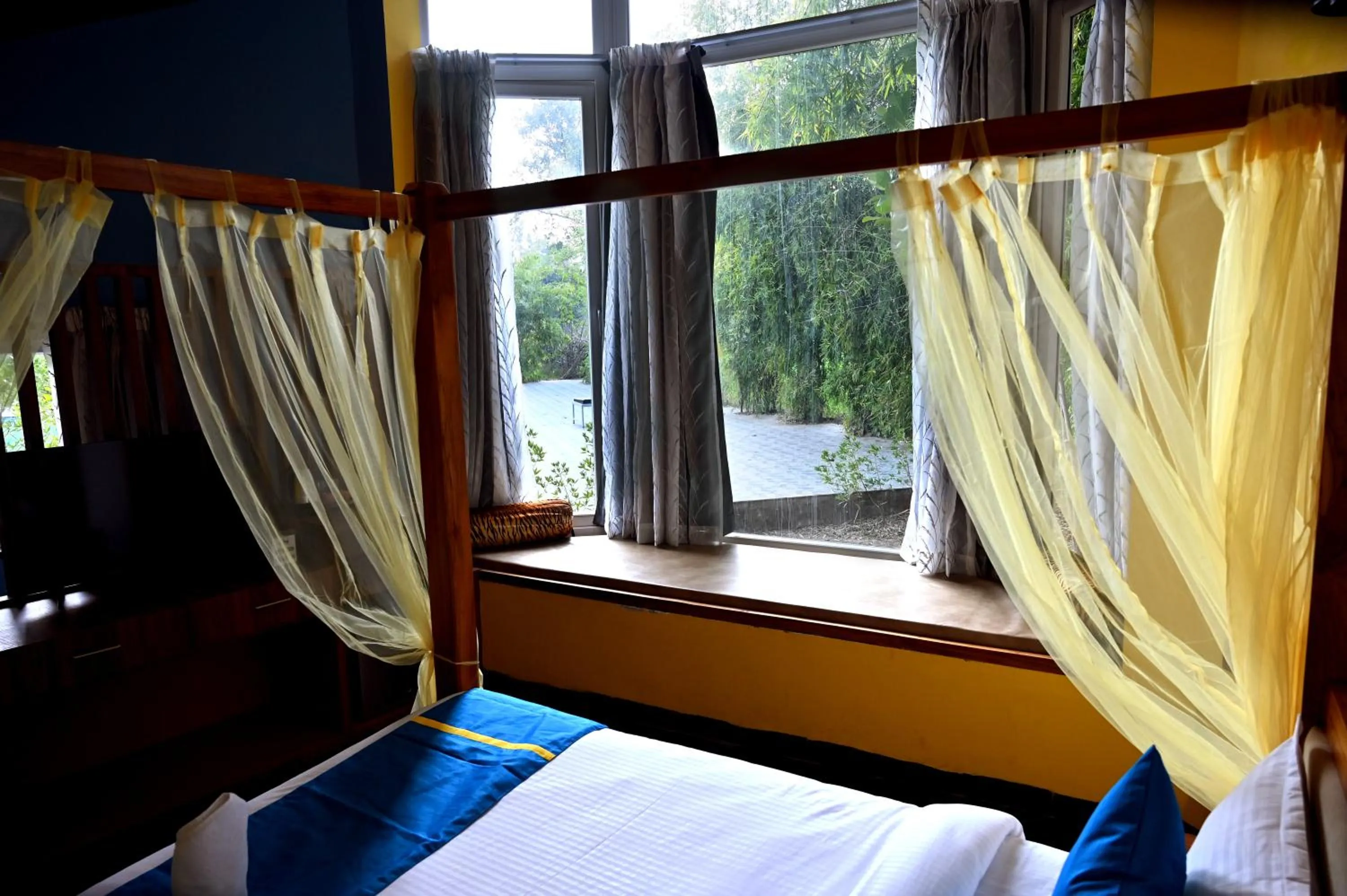 Bedroom, Bed in Olive